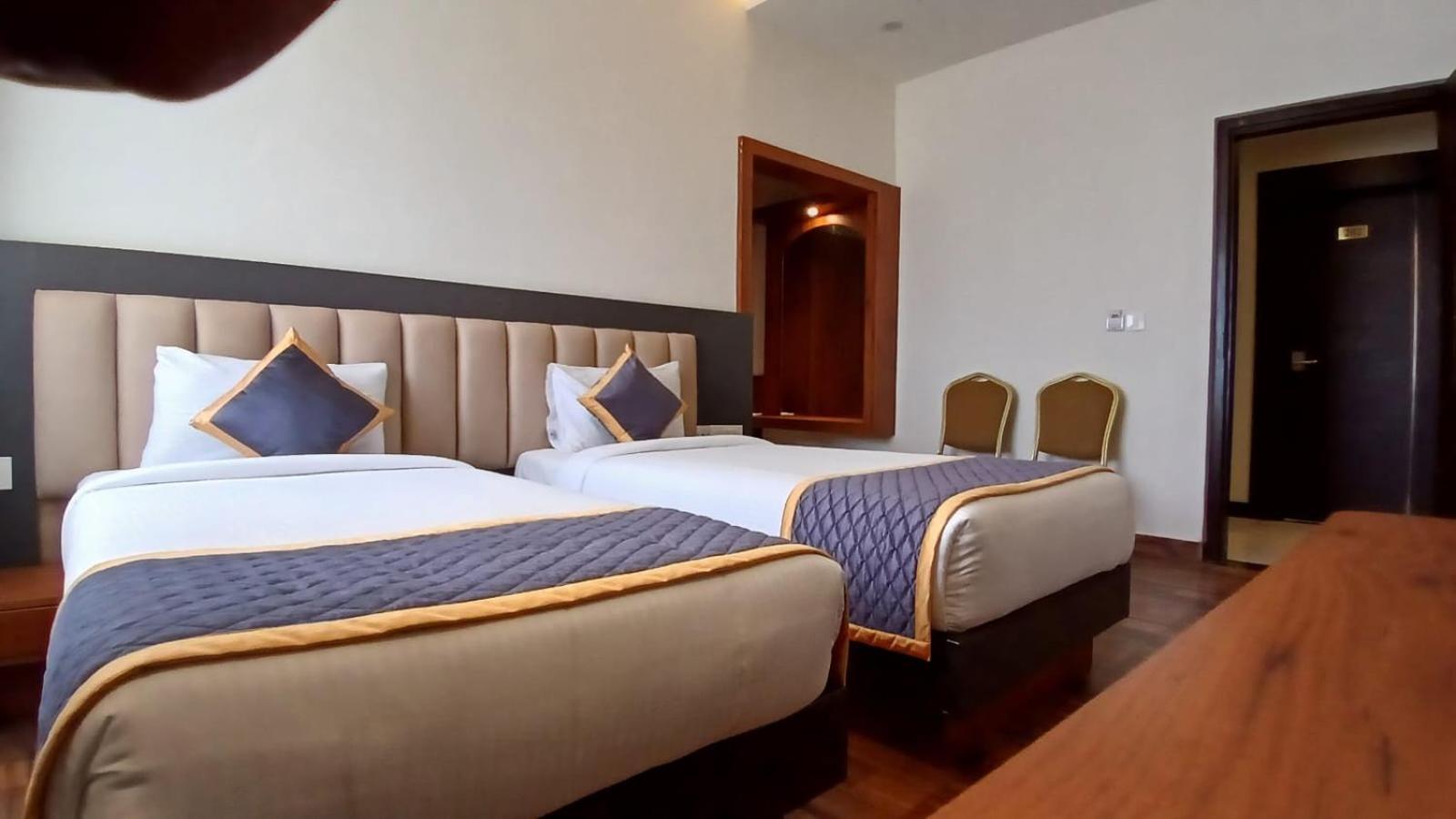 Pph Living Rajathagiri Palace Premium