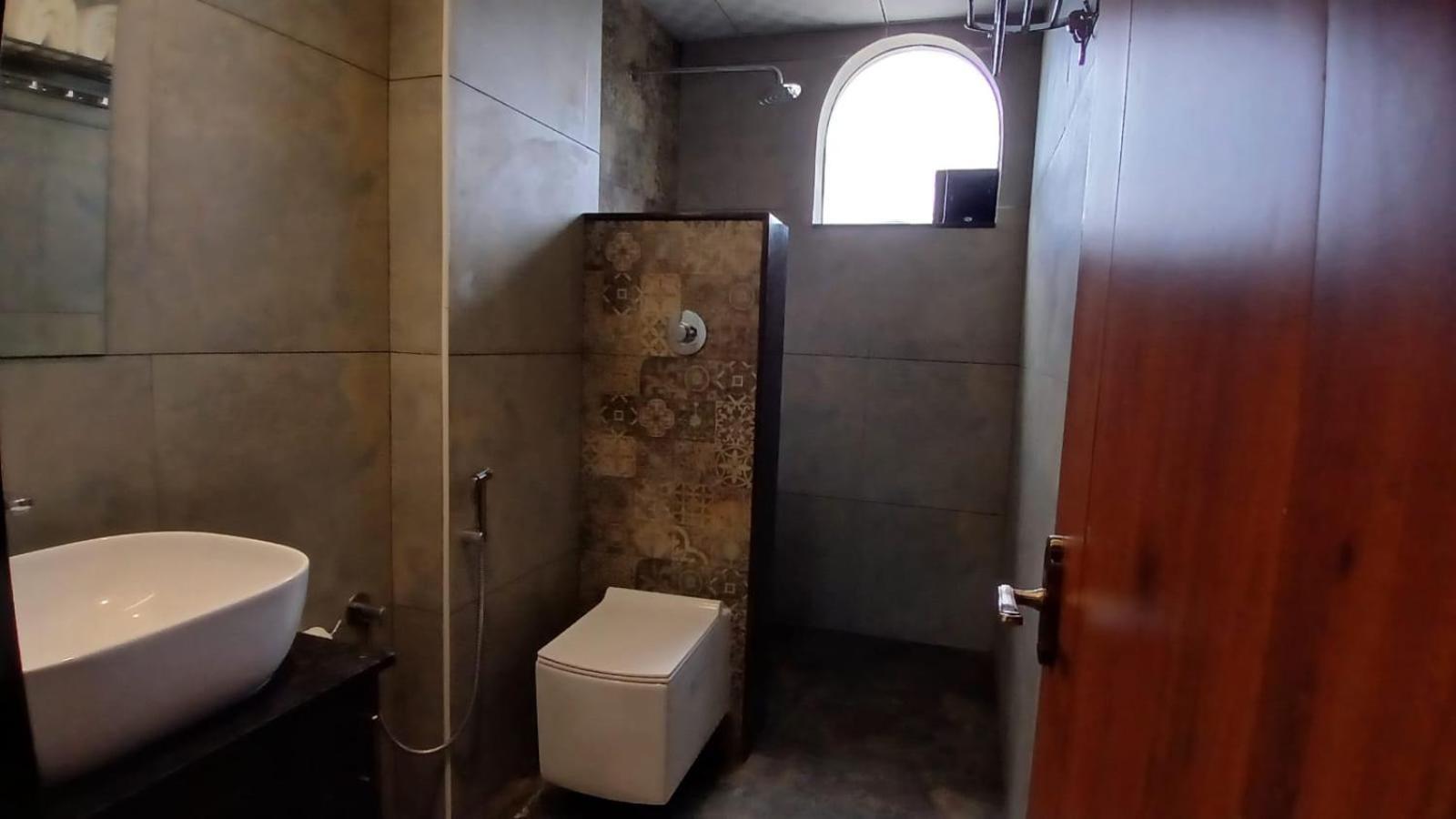 Pph Living Rajathagiri Palace Premium Hotel Bangalore
