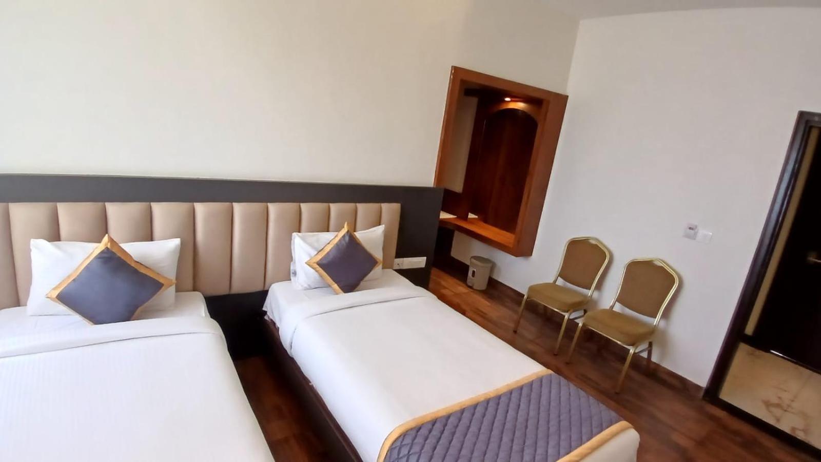 Hotel Pph Living Rajathagiri Palace Premium Bangalore