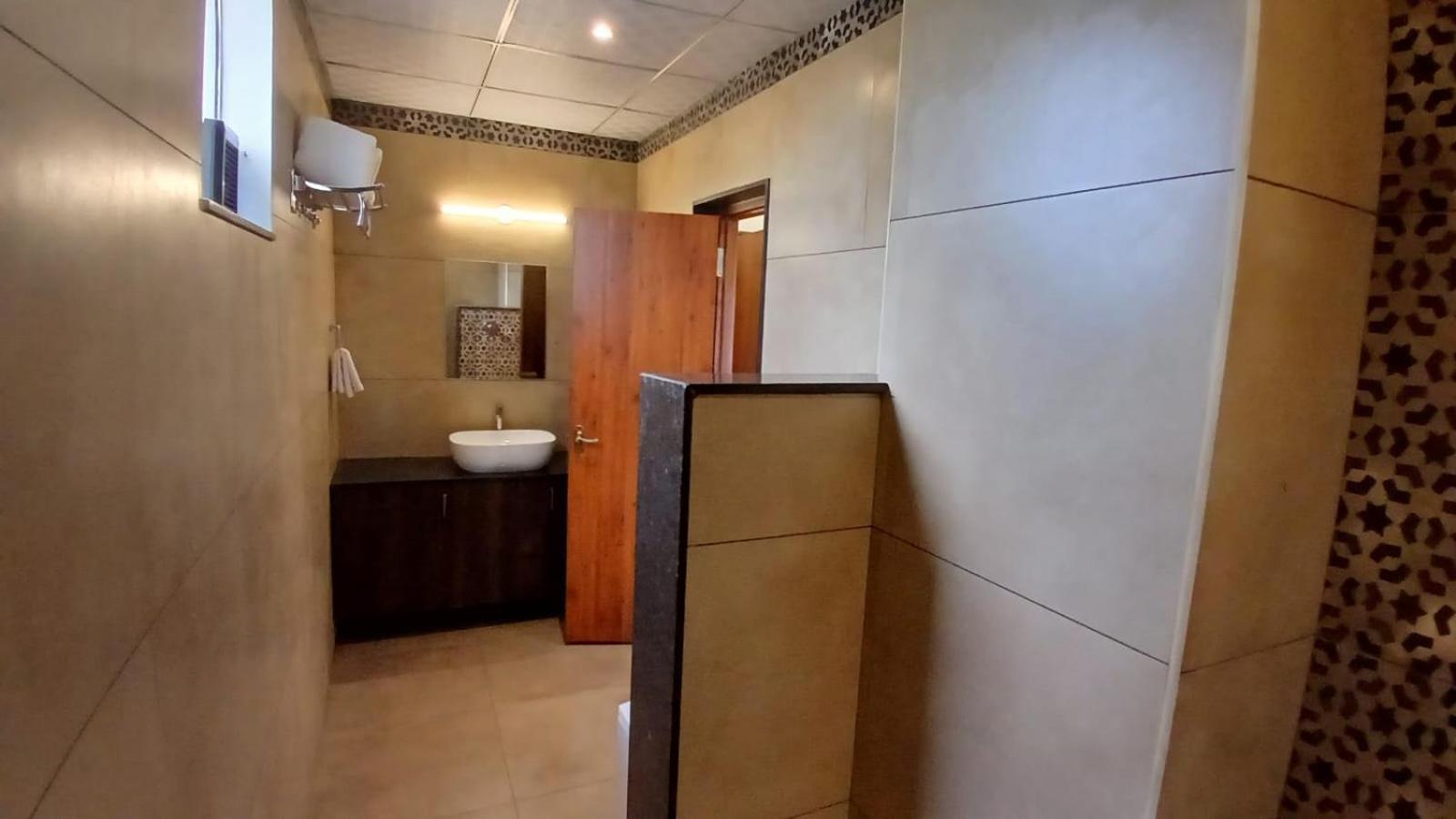 Pph Living Rajathagiri Palace Premium Bangalore