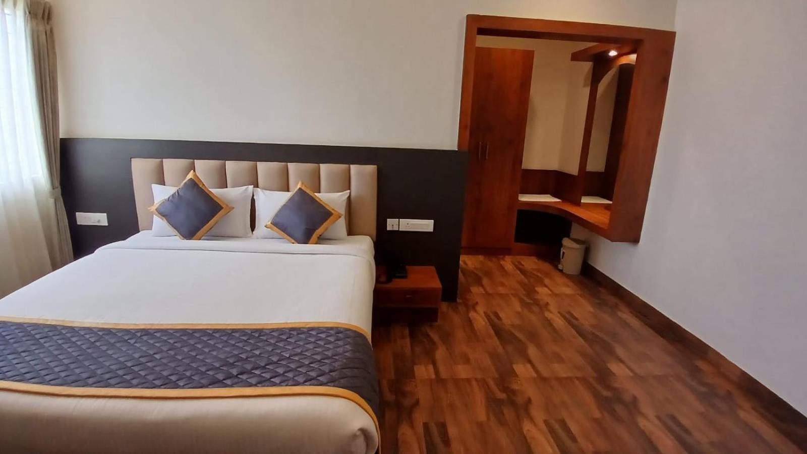 Pph Living Rajathagiri Palace Premium 3* Bangalore