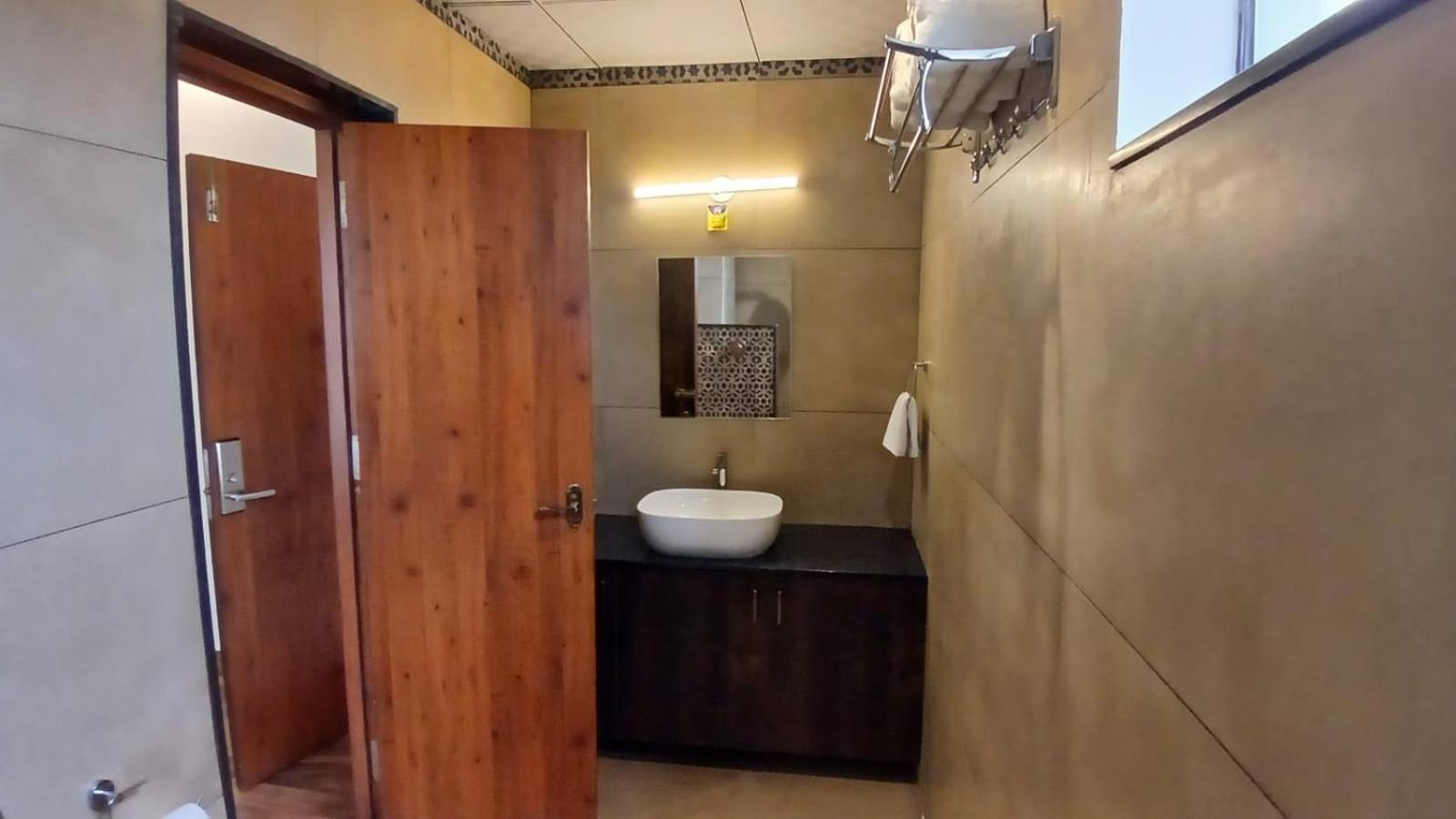 Hotel Pph Living Rajathagiri Palace Premium Bangalore