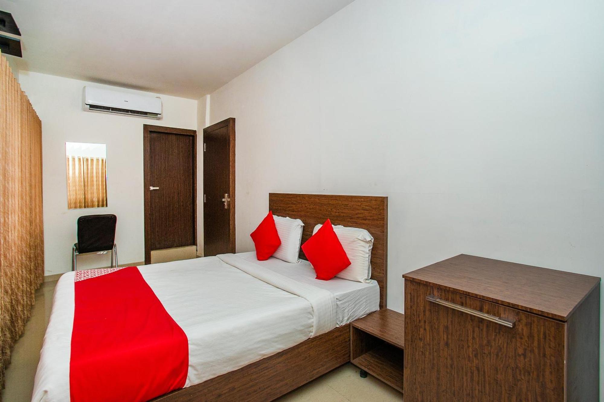 O Corner Golf View Near Embassy Golf Link Business Park 3*