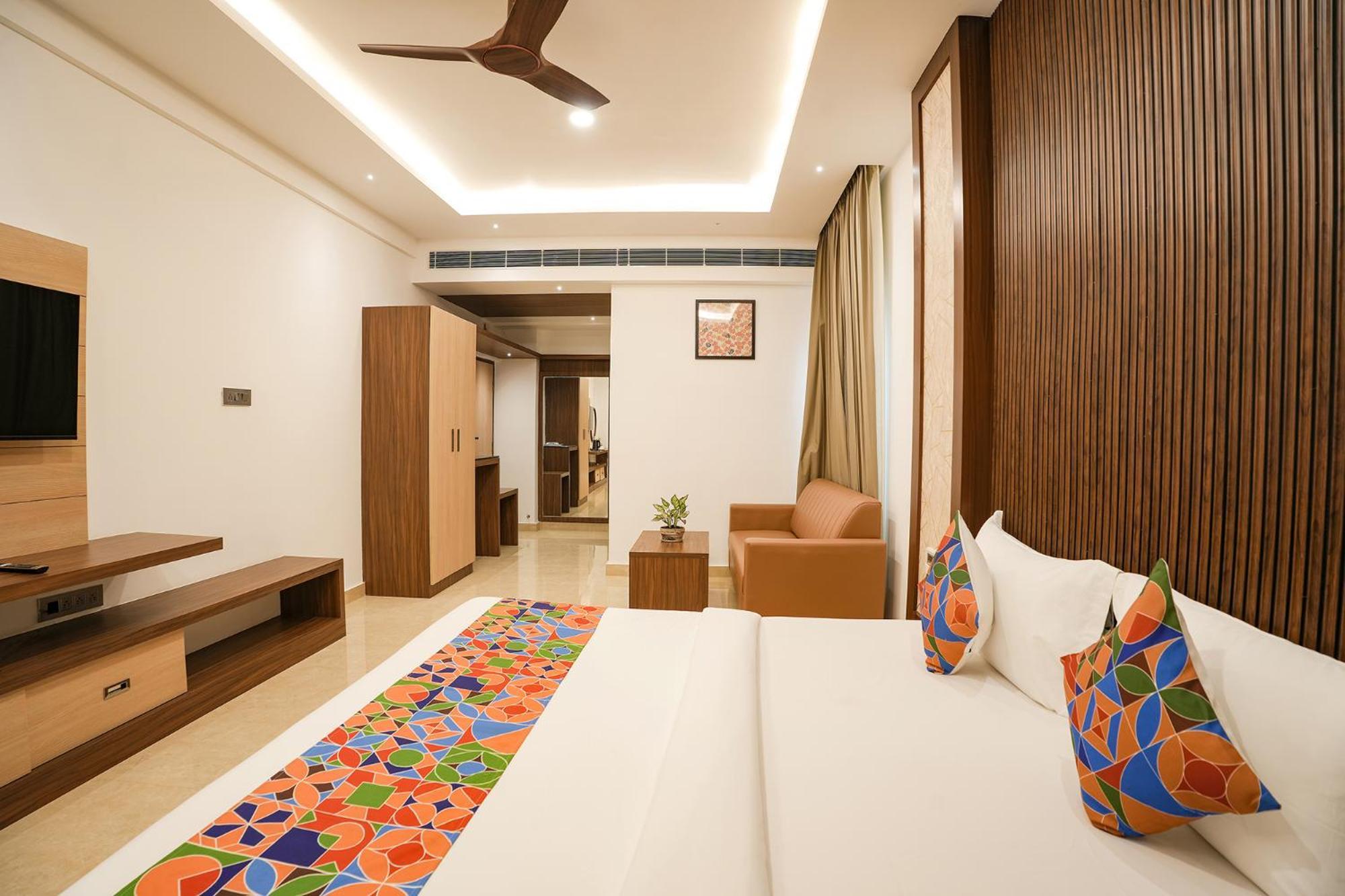 Fabhotel 7 Hills 3*