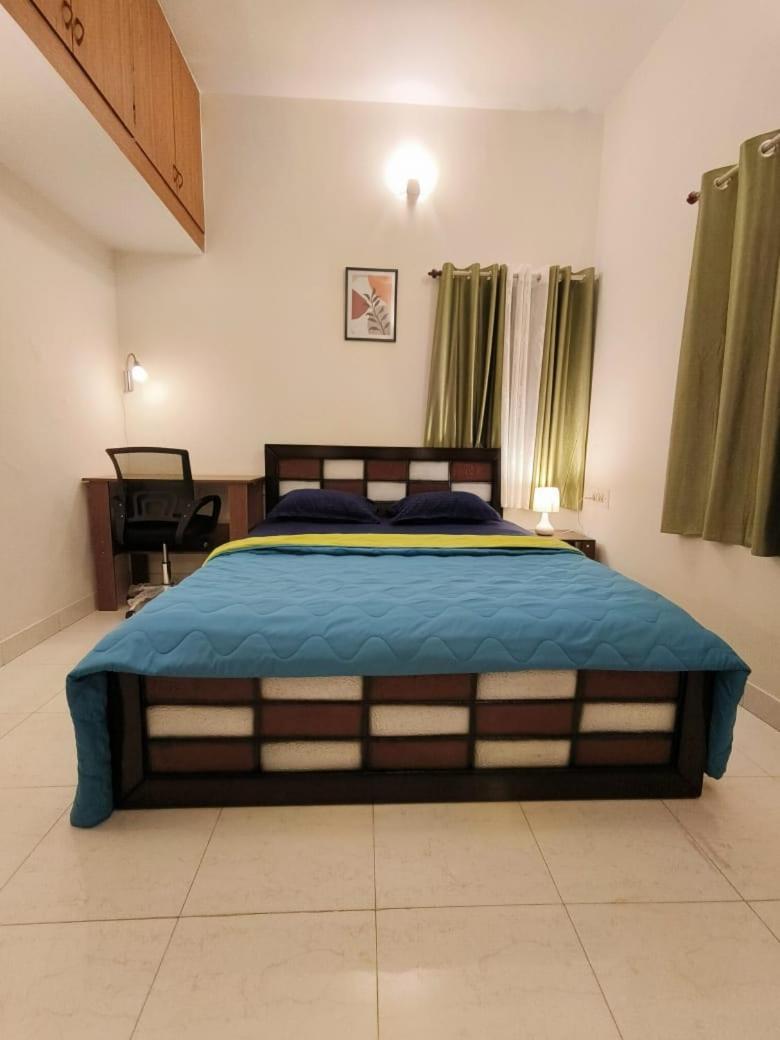 Homestayz Crown *