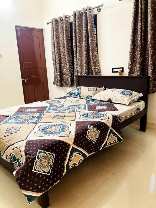 Beautiful 2 Bhk With Balcony Villa *