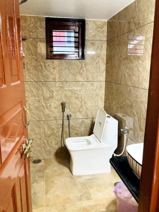 Beautiful 2 Bhk With Balcony