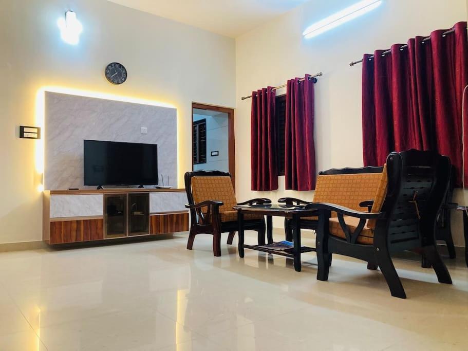 Beautiful 2 Bhk With Balcony *