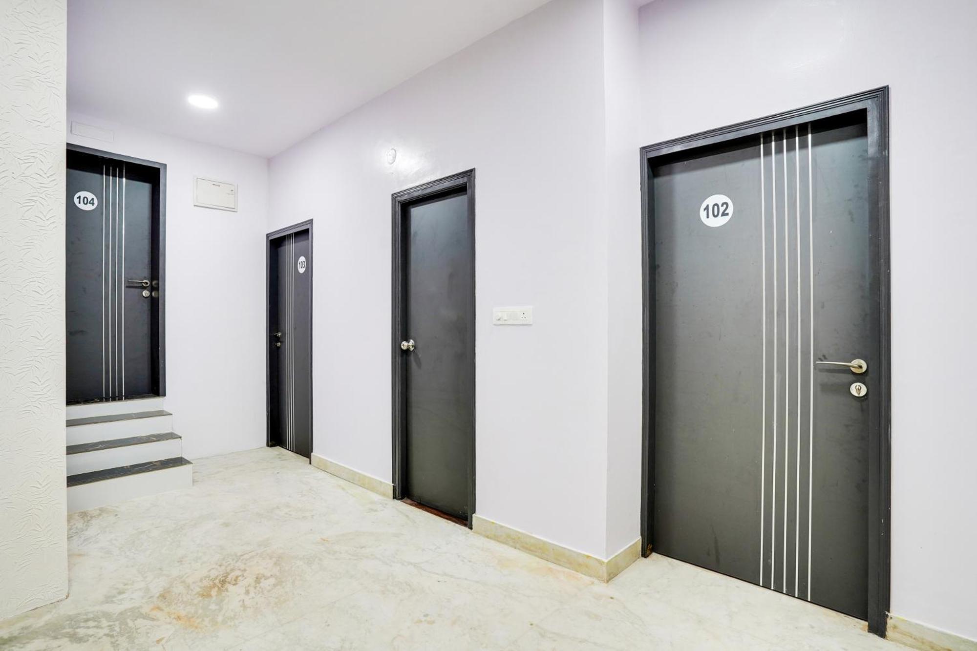 Super Collection O Indiranagar Hotel Bangalore