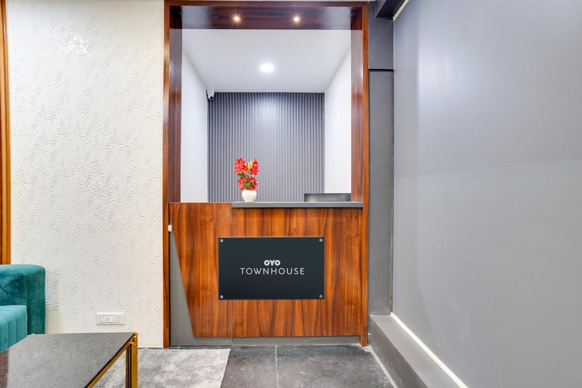 Super Collection O Indiranagar Hotel