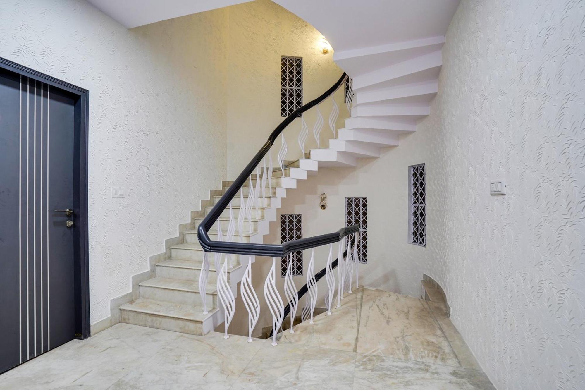 Super Collection O Indiranagar Hotel *