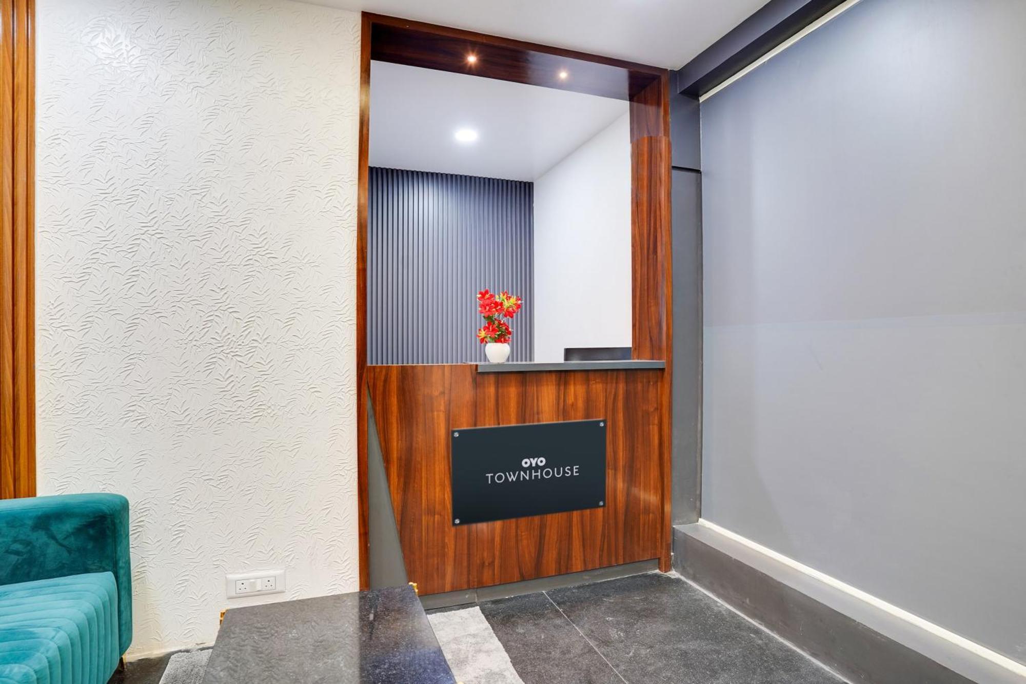 Super Collection O Indiranagar Hotel