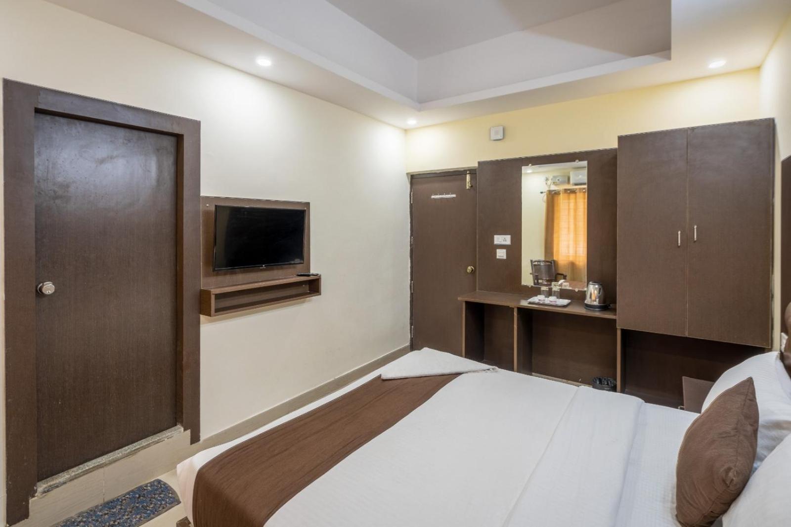 Pph Living Royal Gs Comforts Hotel