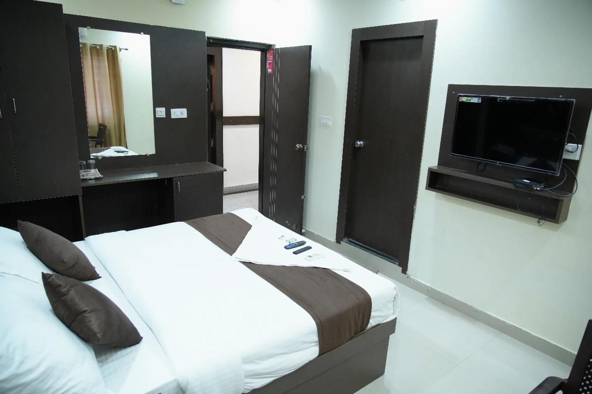 Pph Living Royal Gs Comforts 3* Bangalore