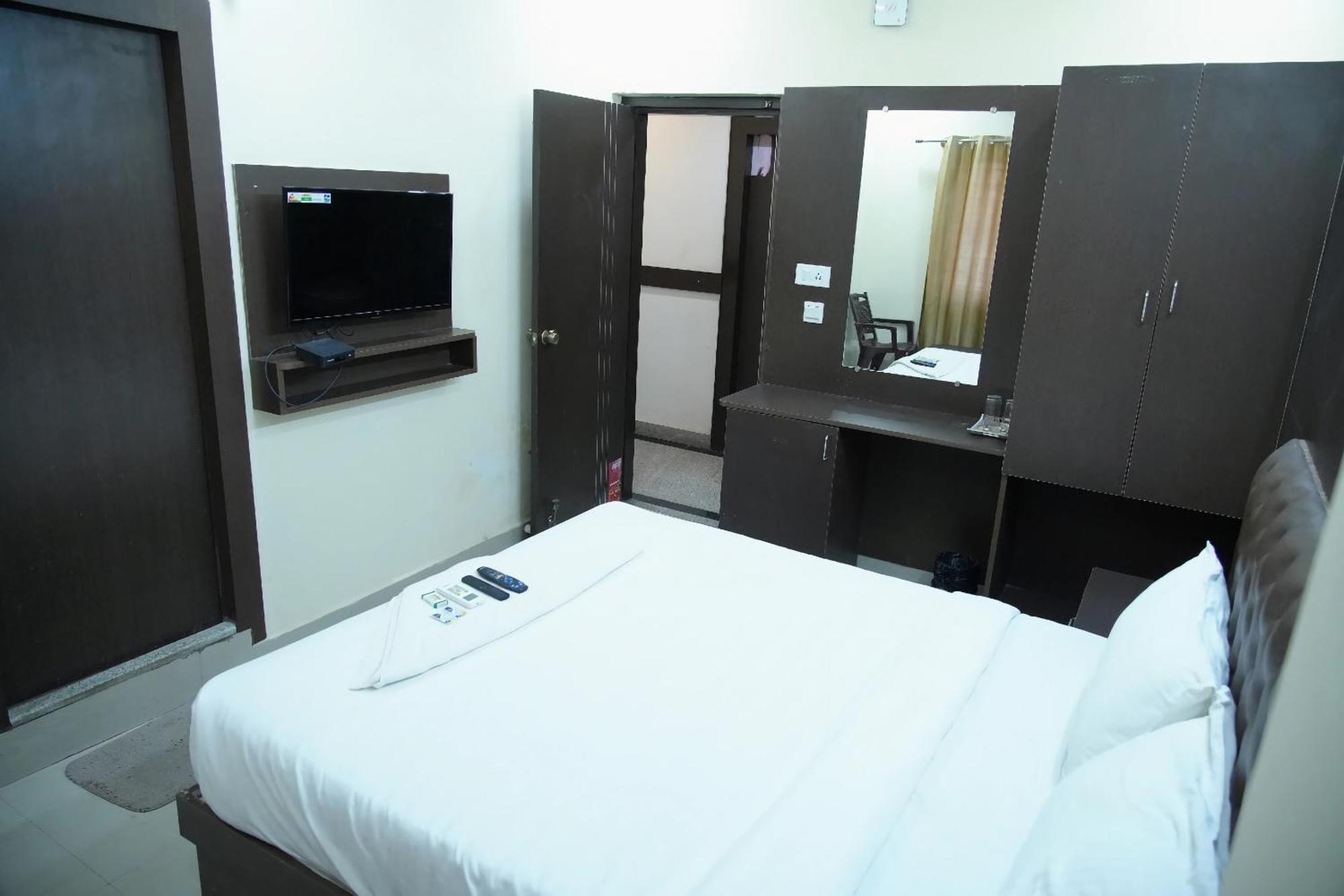 Hotel Pph Living Royal Gs Comforts Bangalore