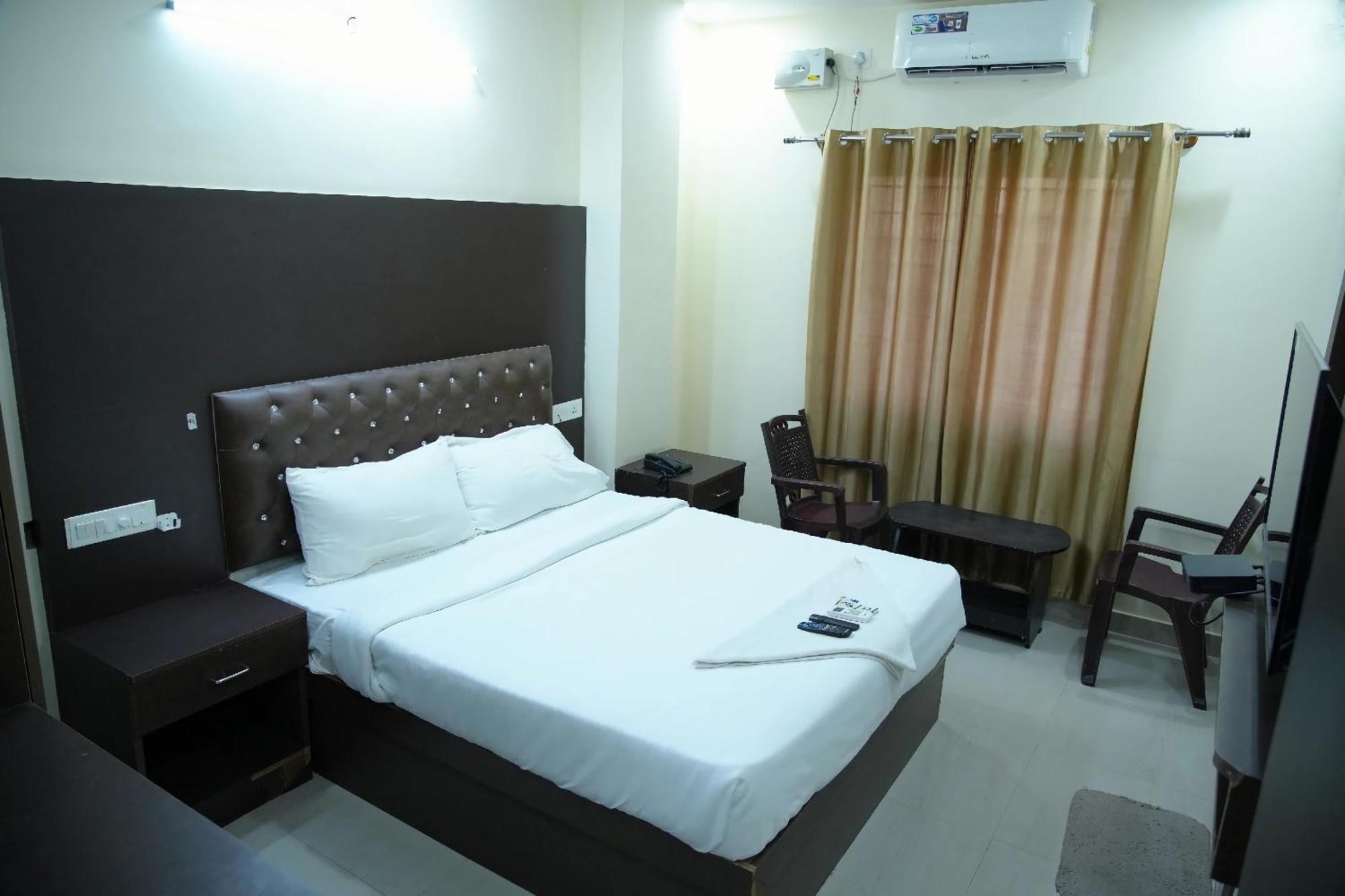 Pph Living Royal Gs Comforts Hotel