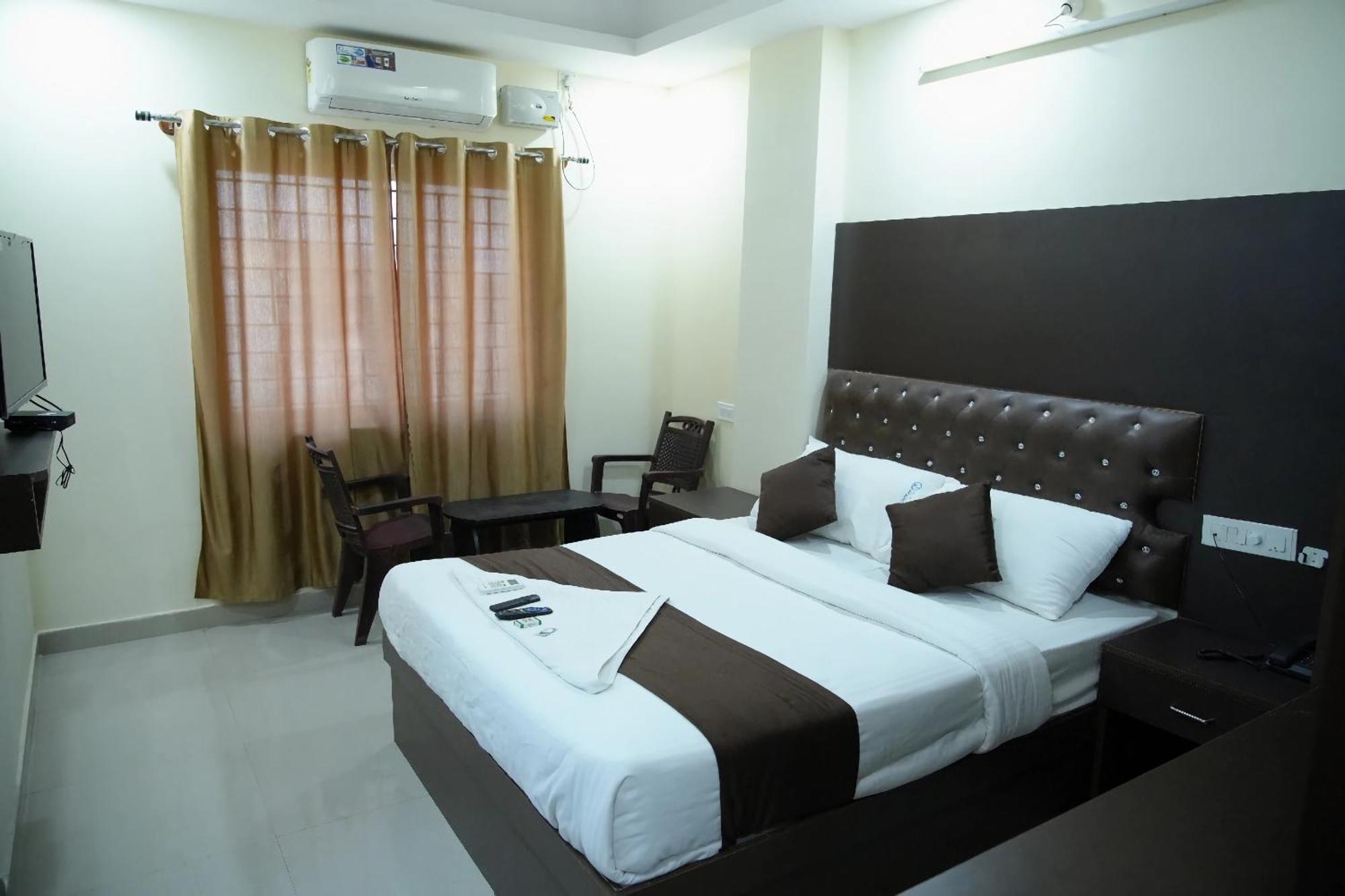 Hotel Pph Living Royal Gs Comforts Bangalore