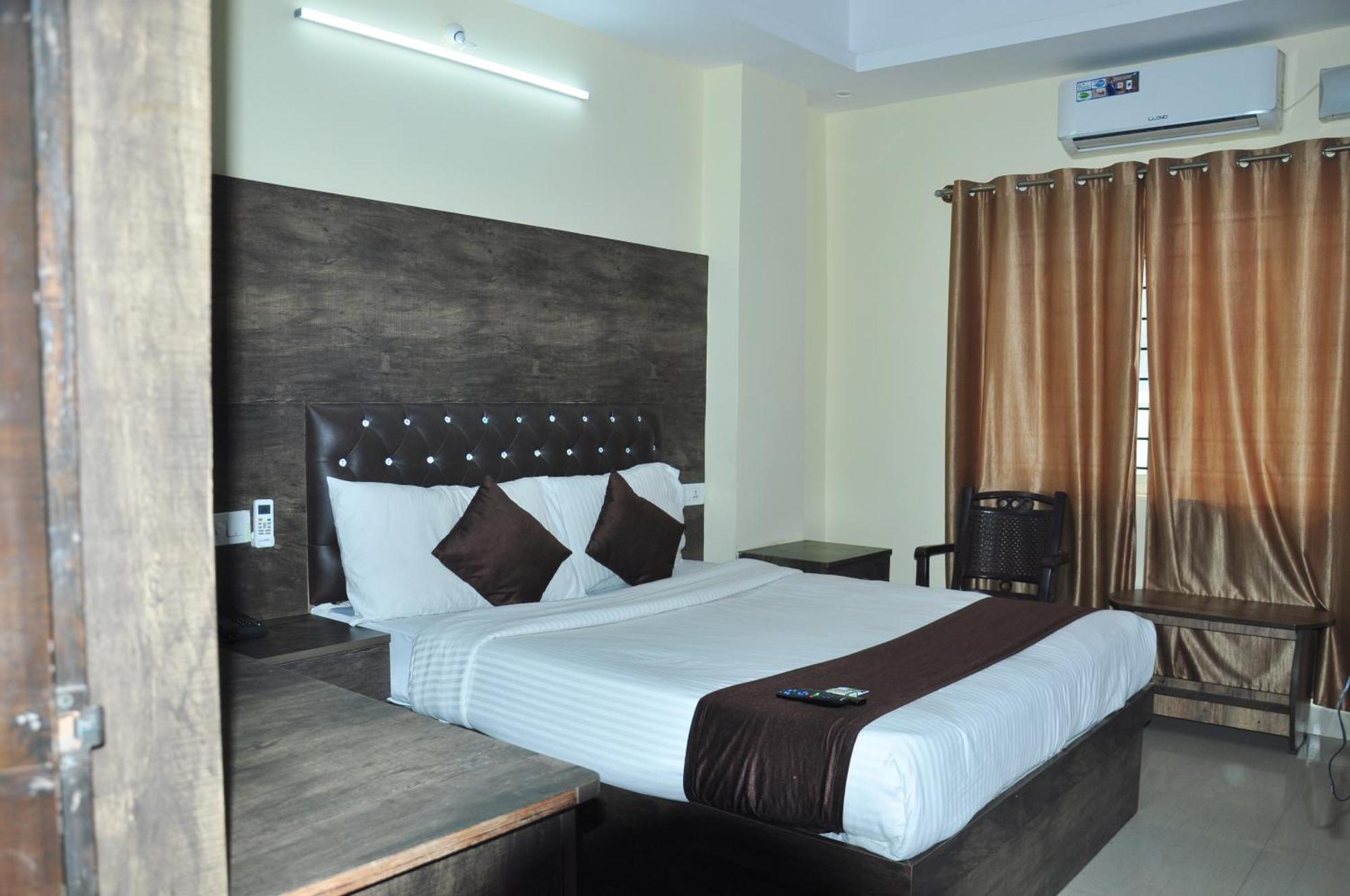 Pph Living Royal Gs Comforts Hotel