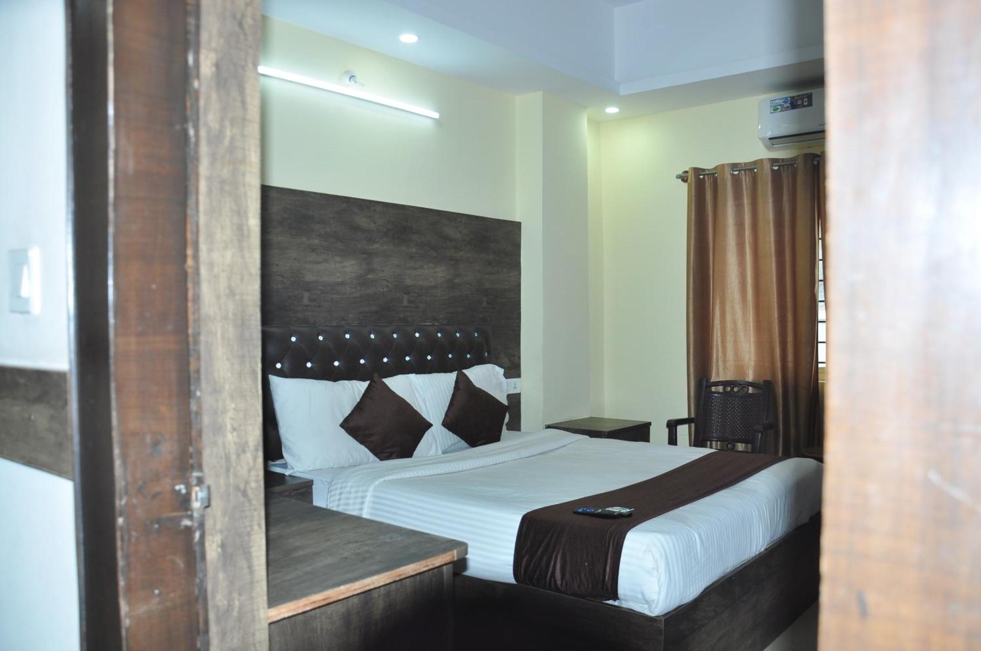 Hotel Pph Living Royal Gs Comforts Bangalore