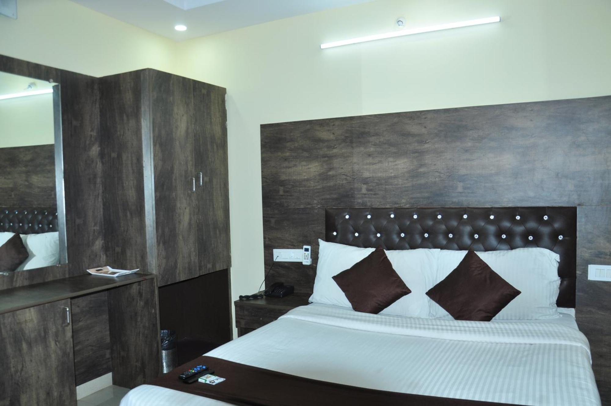 Hotel Pph Living Royal Gs Comforts Bangalore