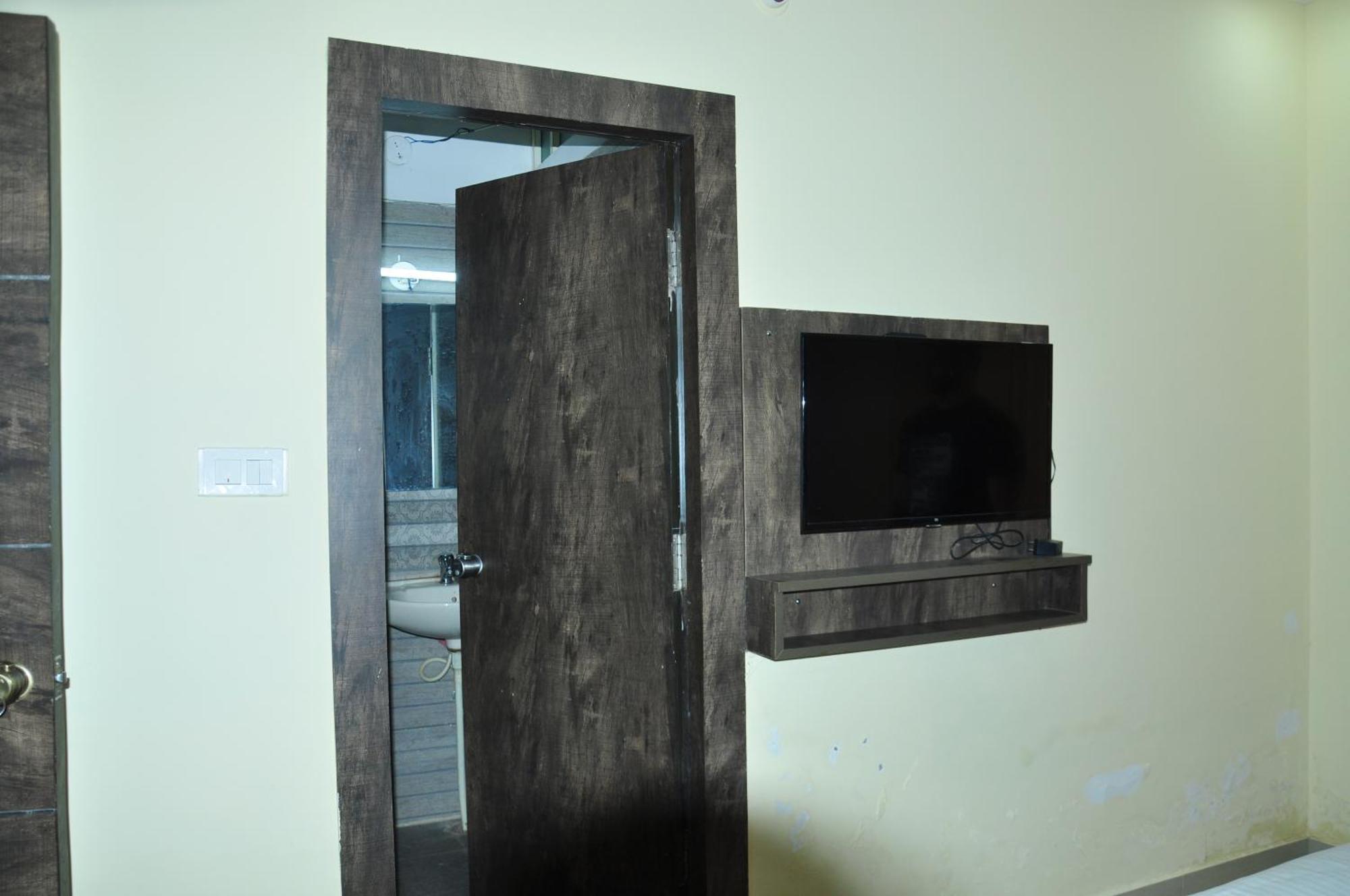 Hotel Pph Living Royal Gs Comforts Bangalore