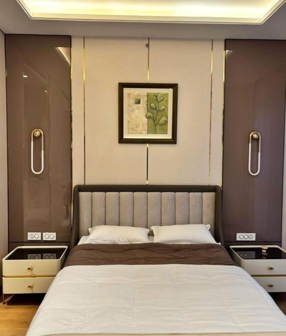 Luxury At Leela Residences Close To Manyanta Tech Park And Airport
