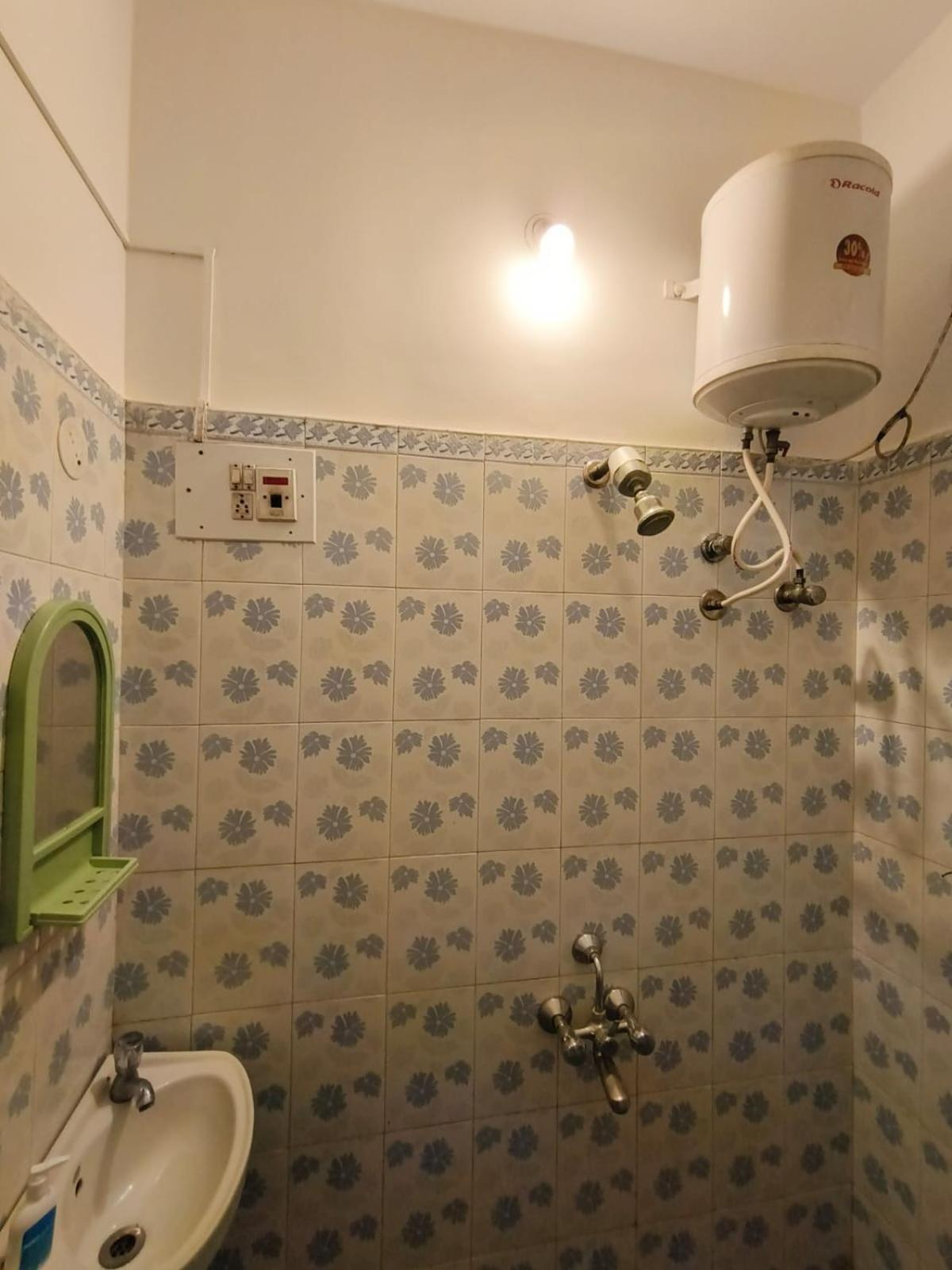 Homestayz Crown