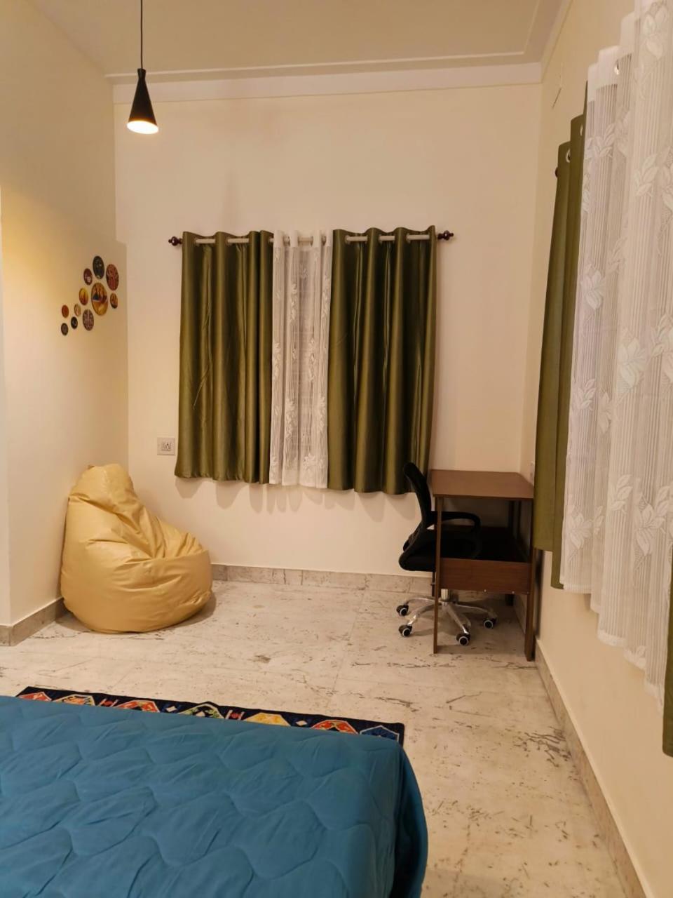 Homestayz Crown