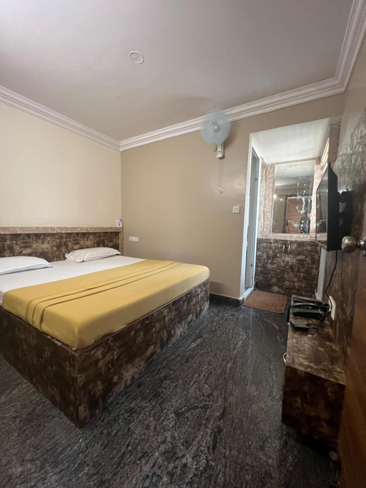 Dreamz Hotel *