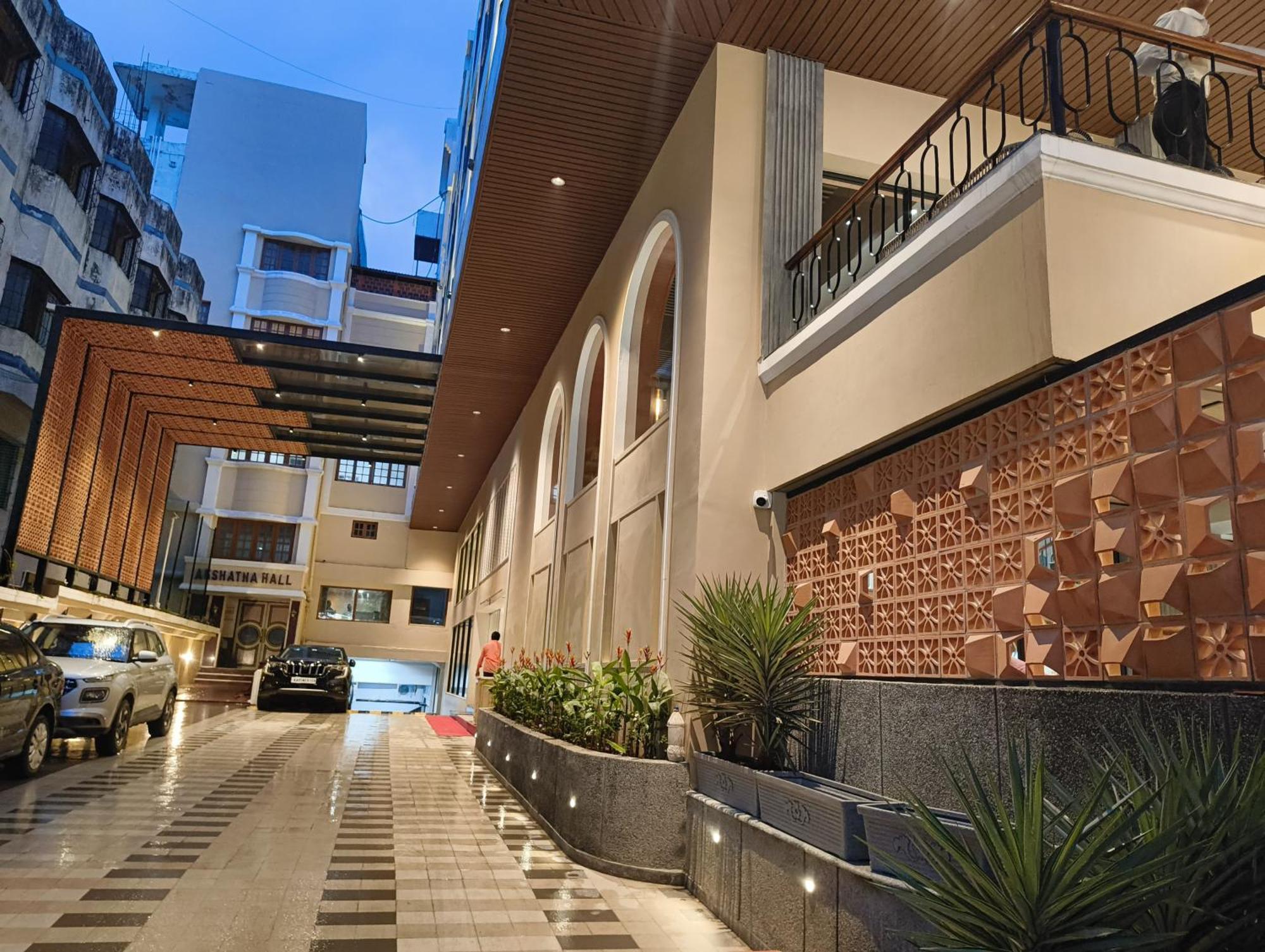 Hotel The Luxant 4*