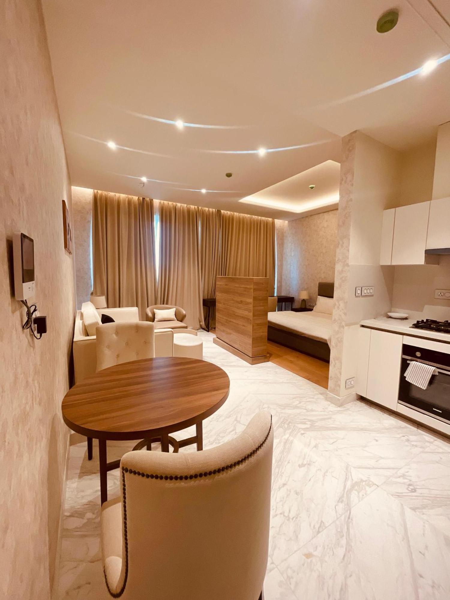 Apartment Leela Bhartiya - Luxury