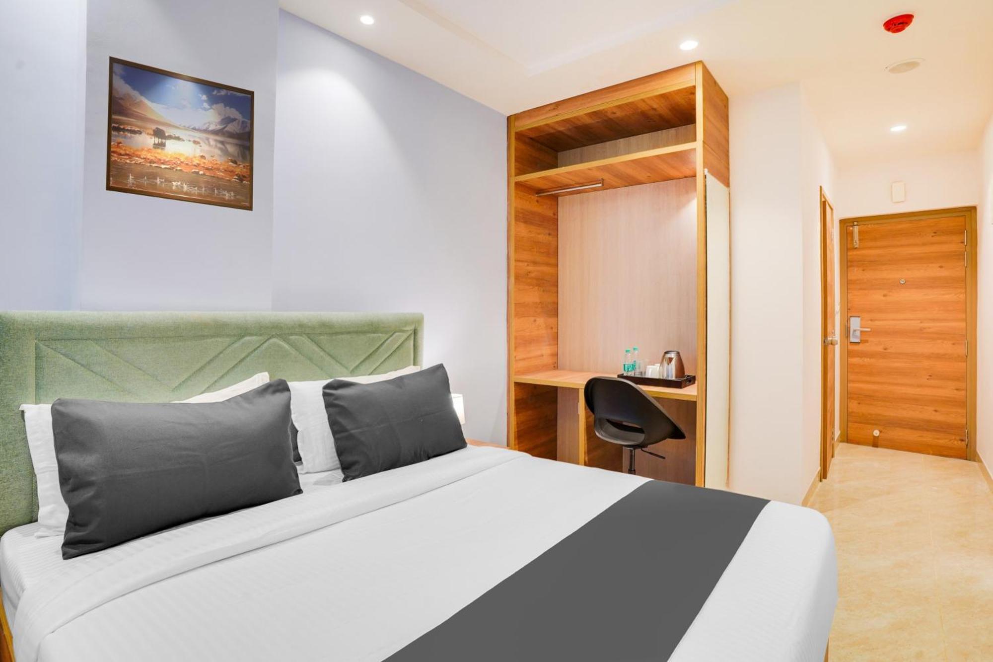 Super Townhouse Itpl Near Prestige Shanti Niketan 4* Bangalore