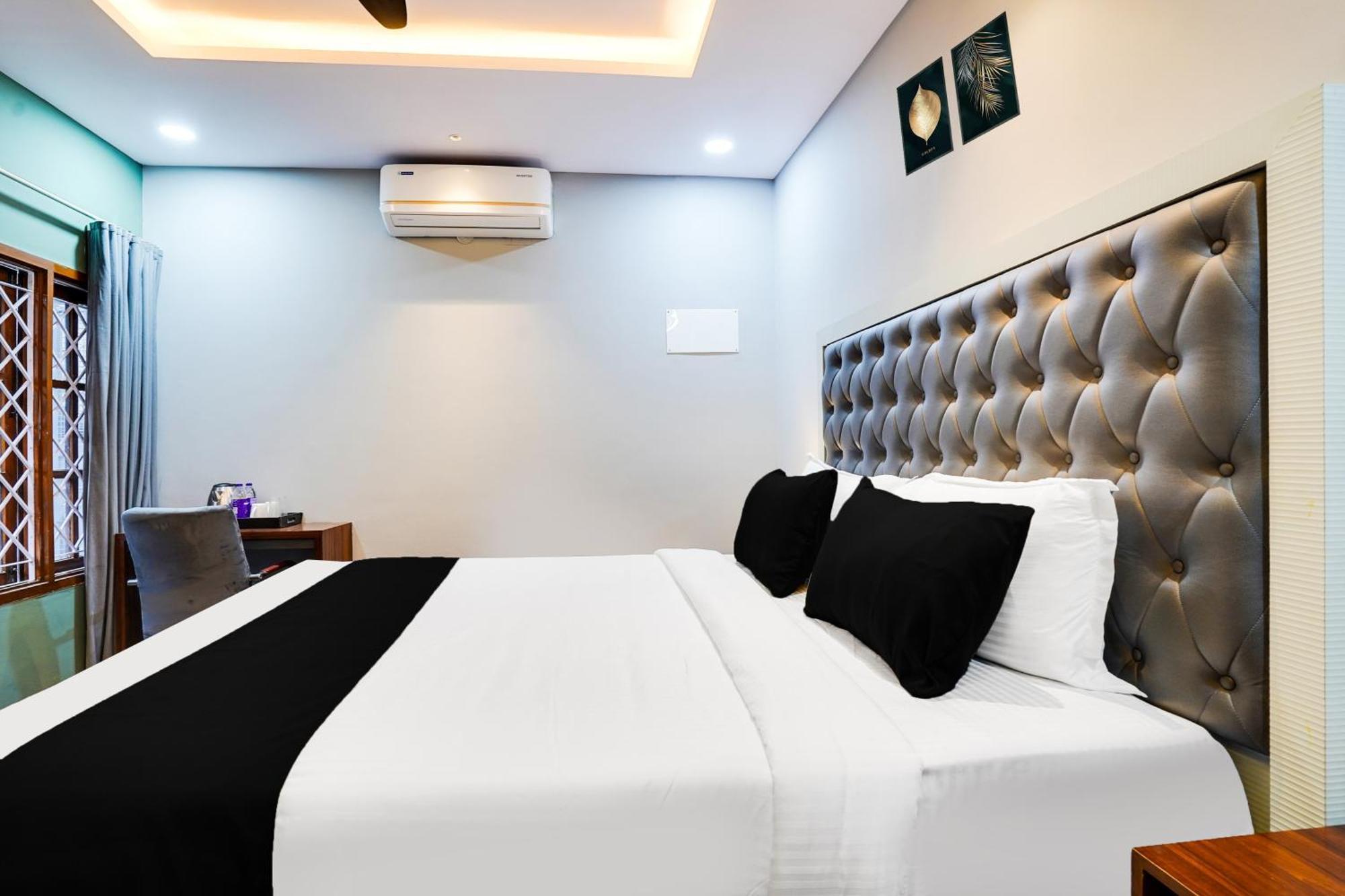 Hotel Super Collection O Indiranagar