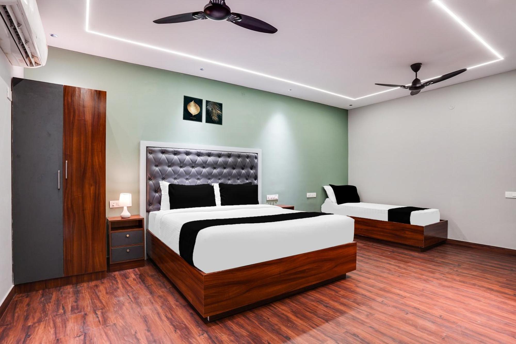 Hotel Super Collection O Indiranagar