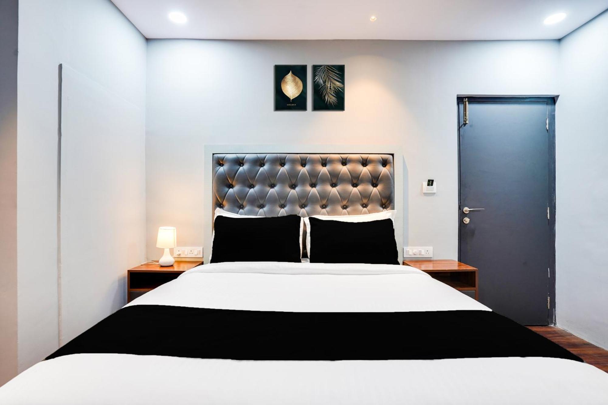 Hotel Super Collection O Indiranagar *