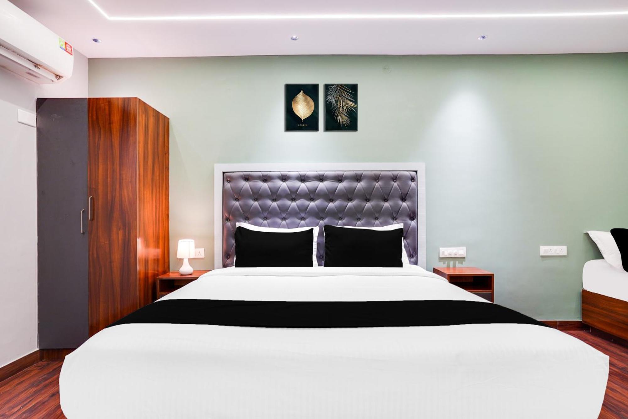 Super Collection O Indiranagar Hotel