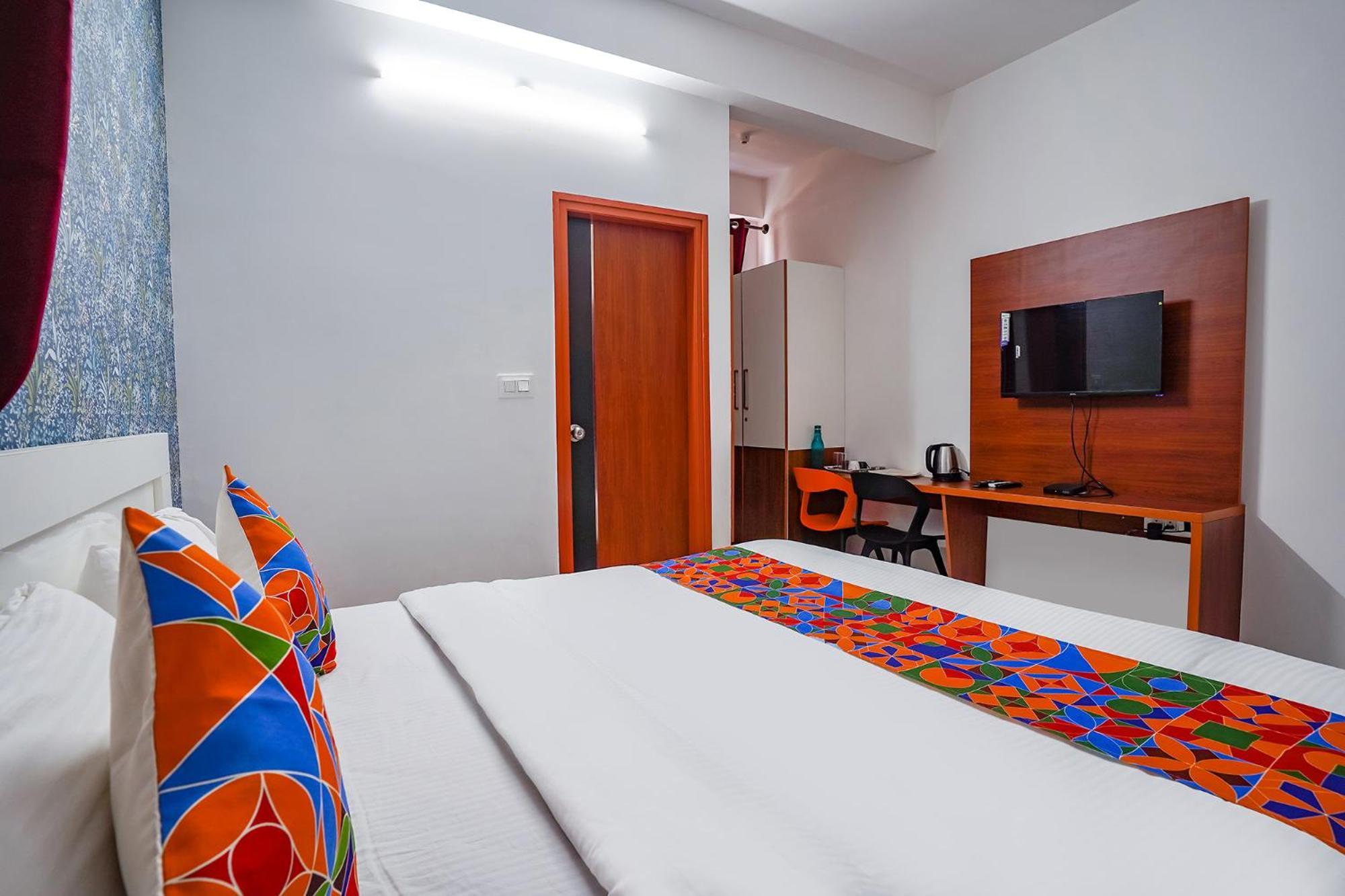 Fabhotel Royal Platinum Hotel