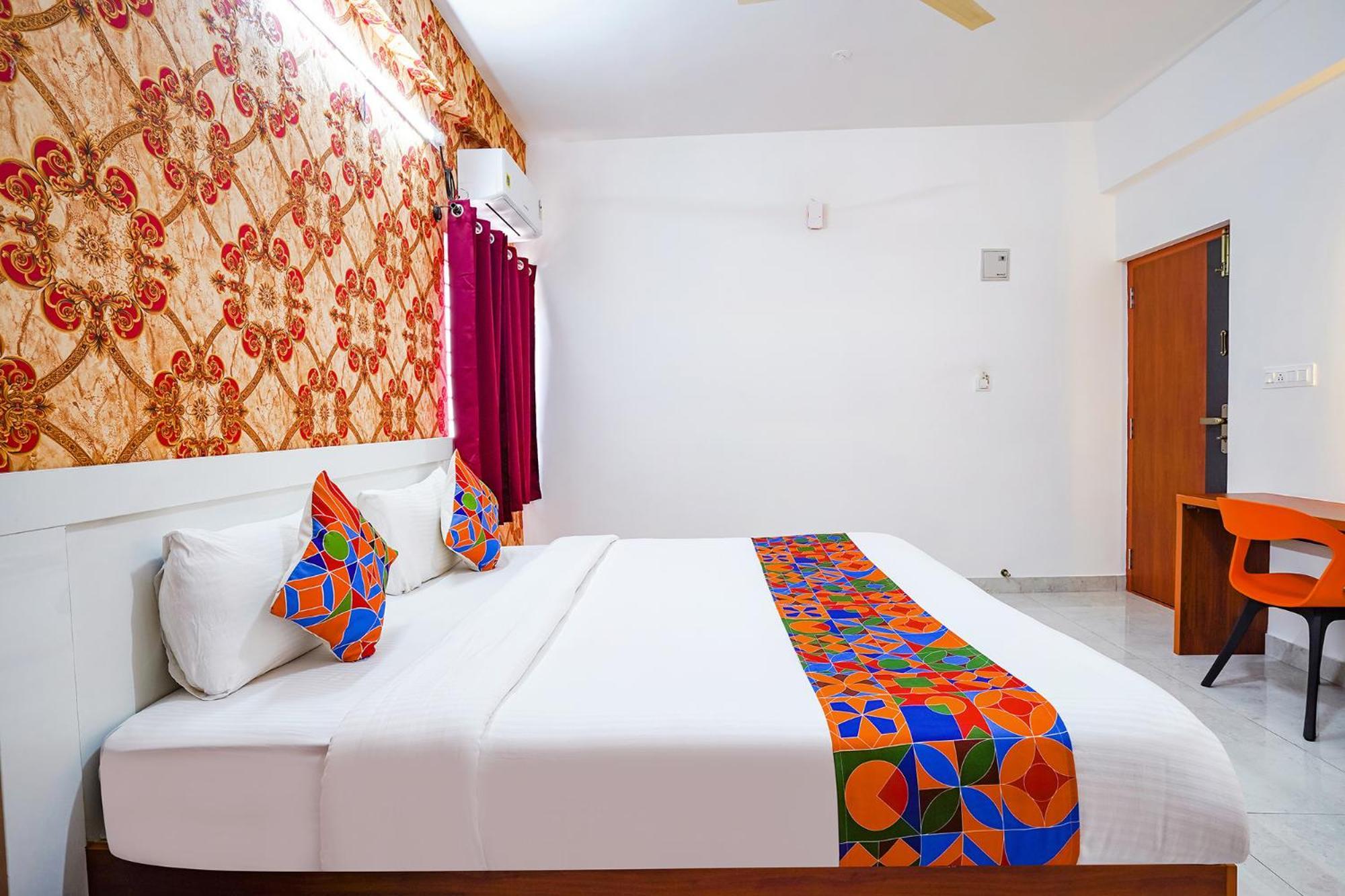 Fabhotel Royal Platinum Hotel