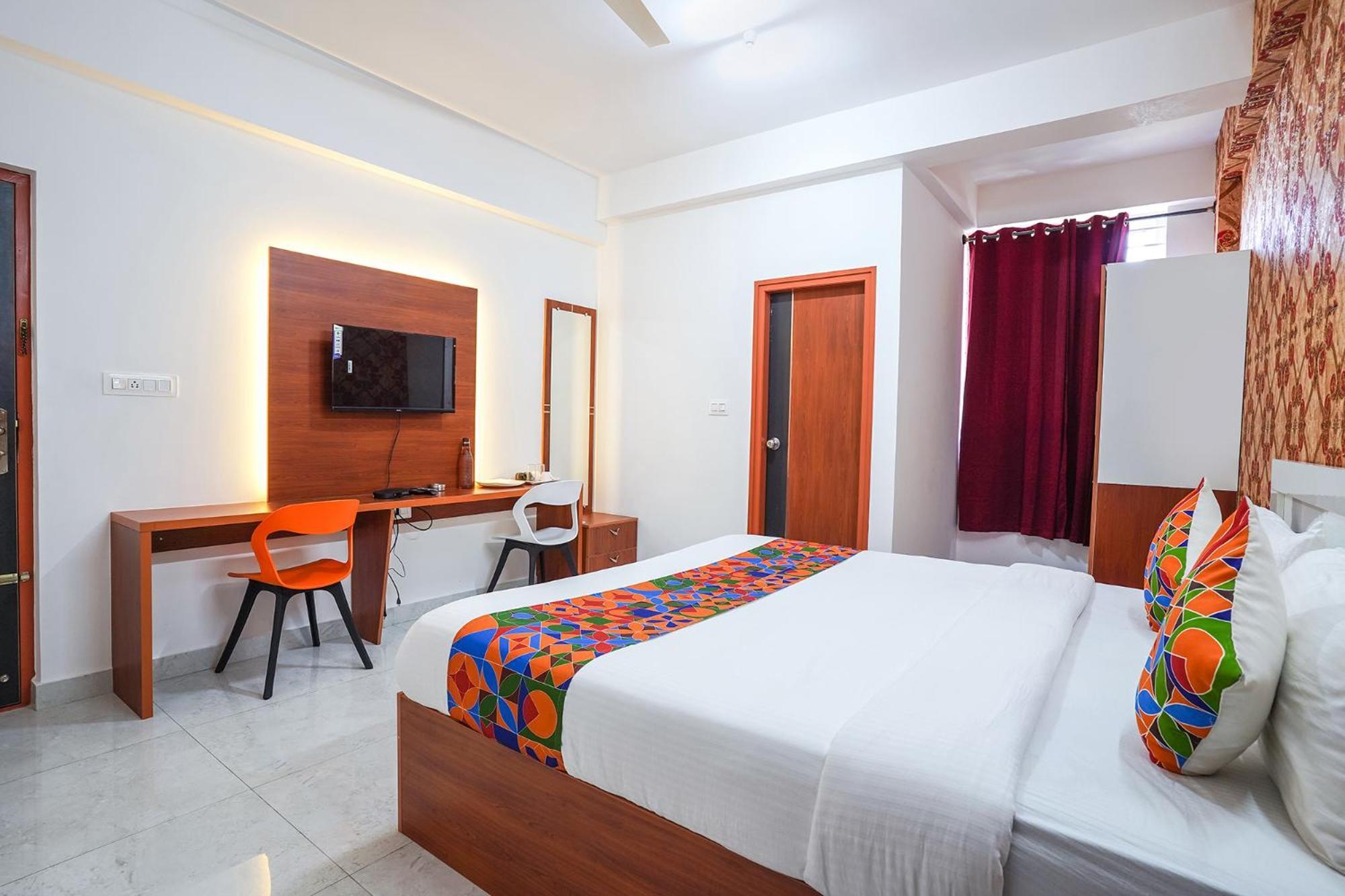 Fabhotel Royal Platinum 3*