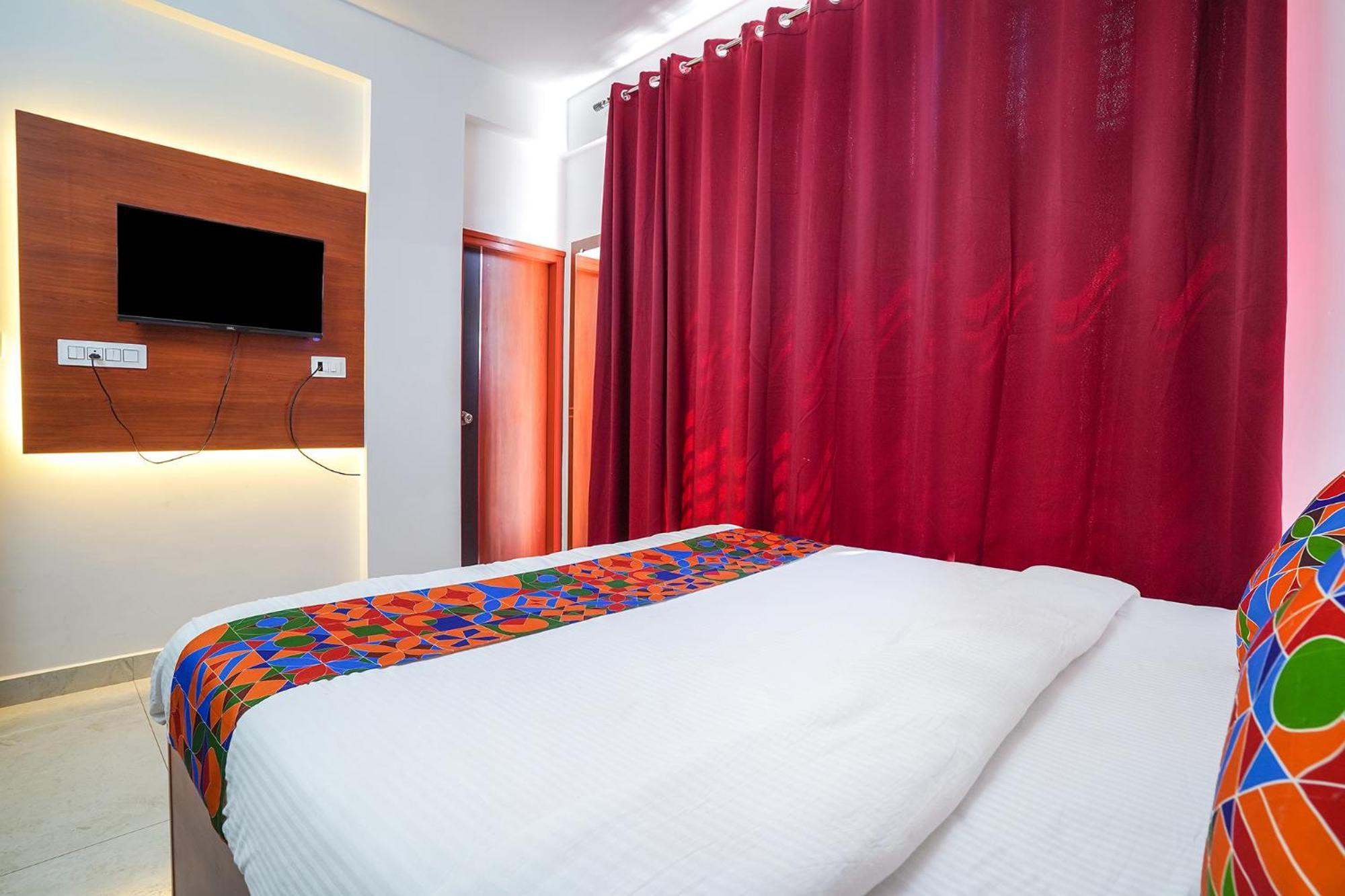 Fabhotel Royal Platinum 3*