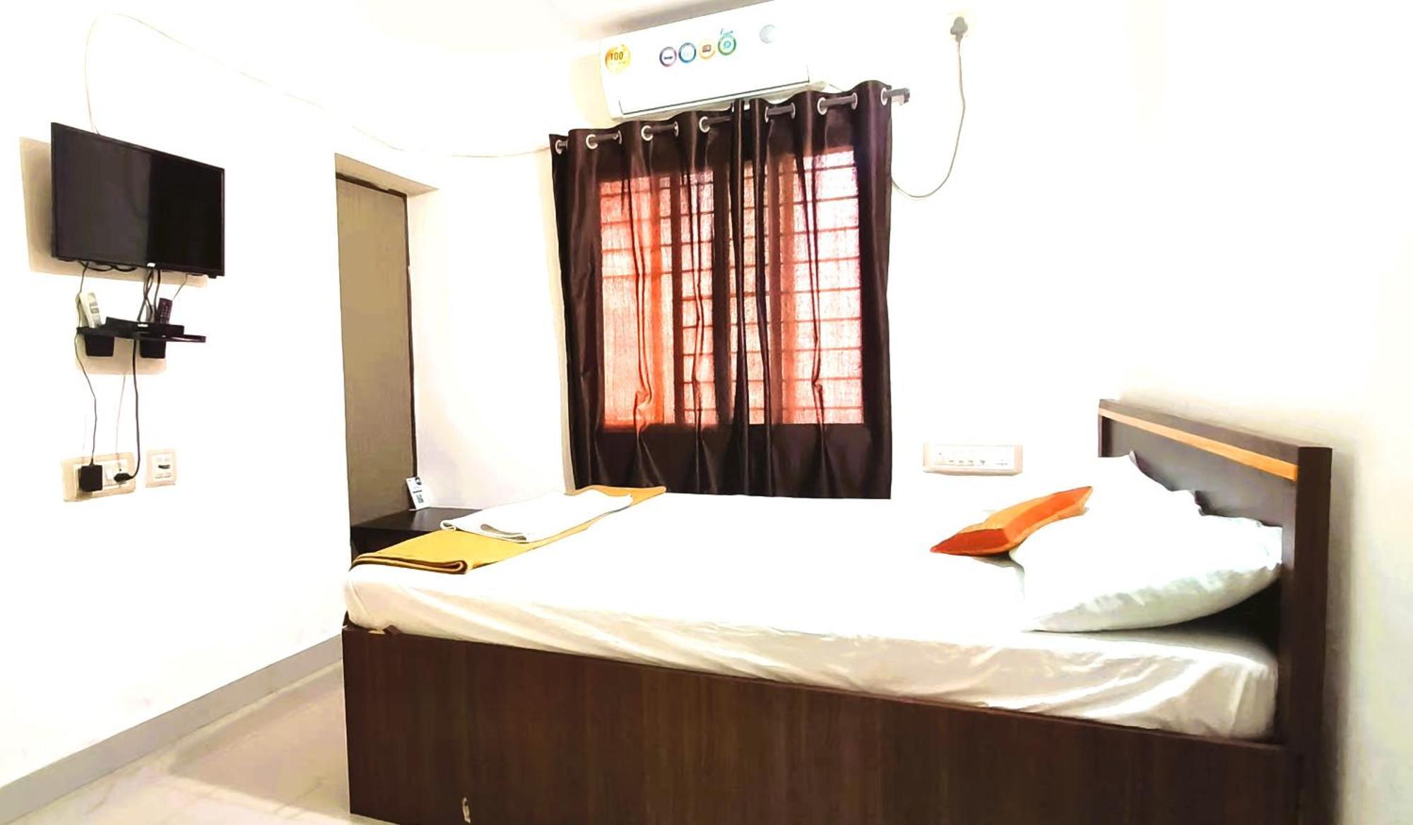 Hotel Octave Sri Sai Comforts 2*
