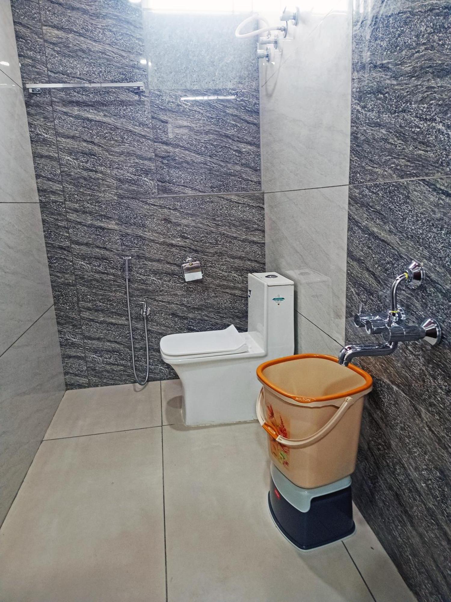 Achhu Palace 3*