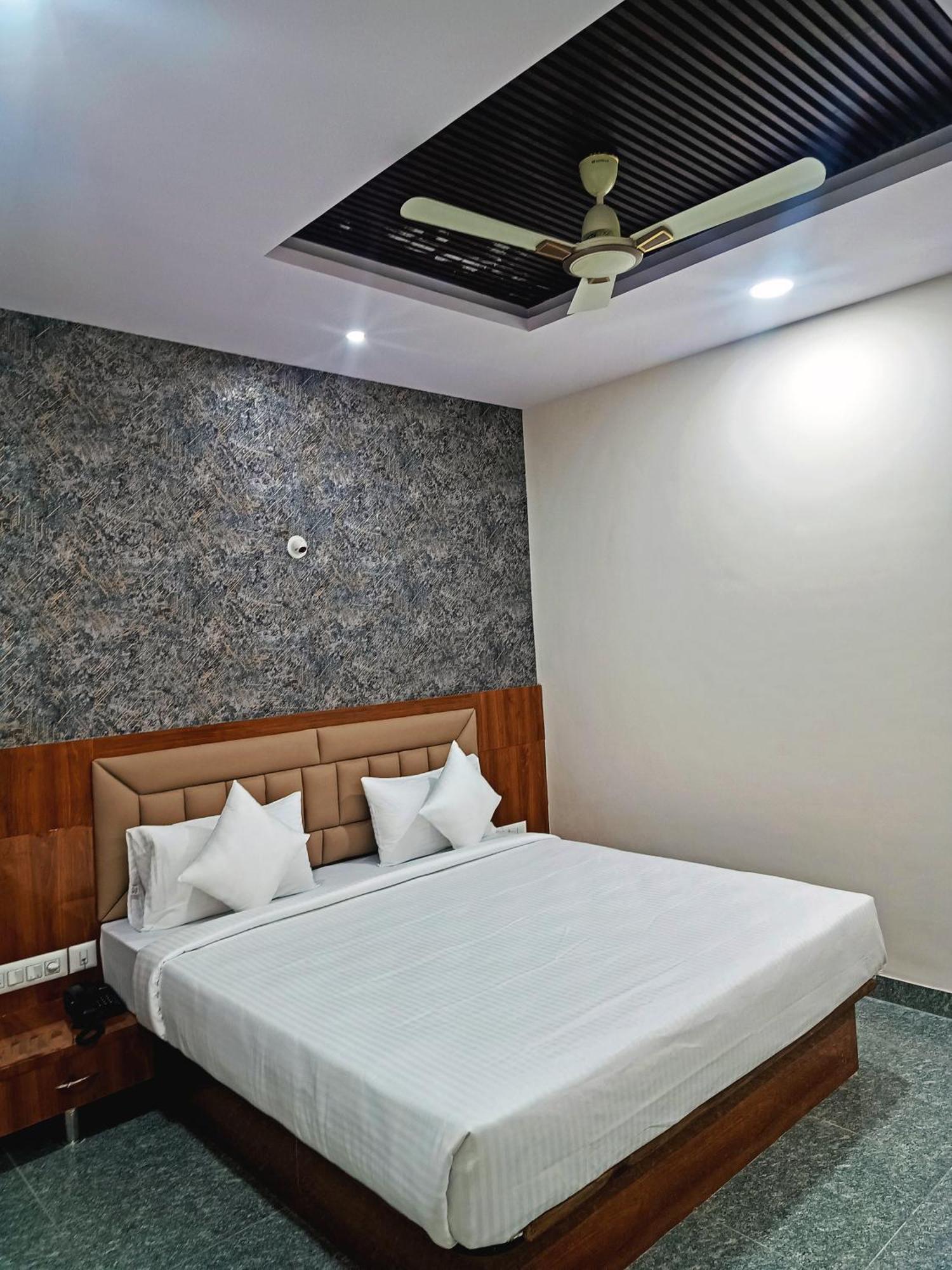 Achhu Palace Hotel 3*