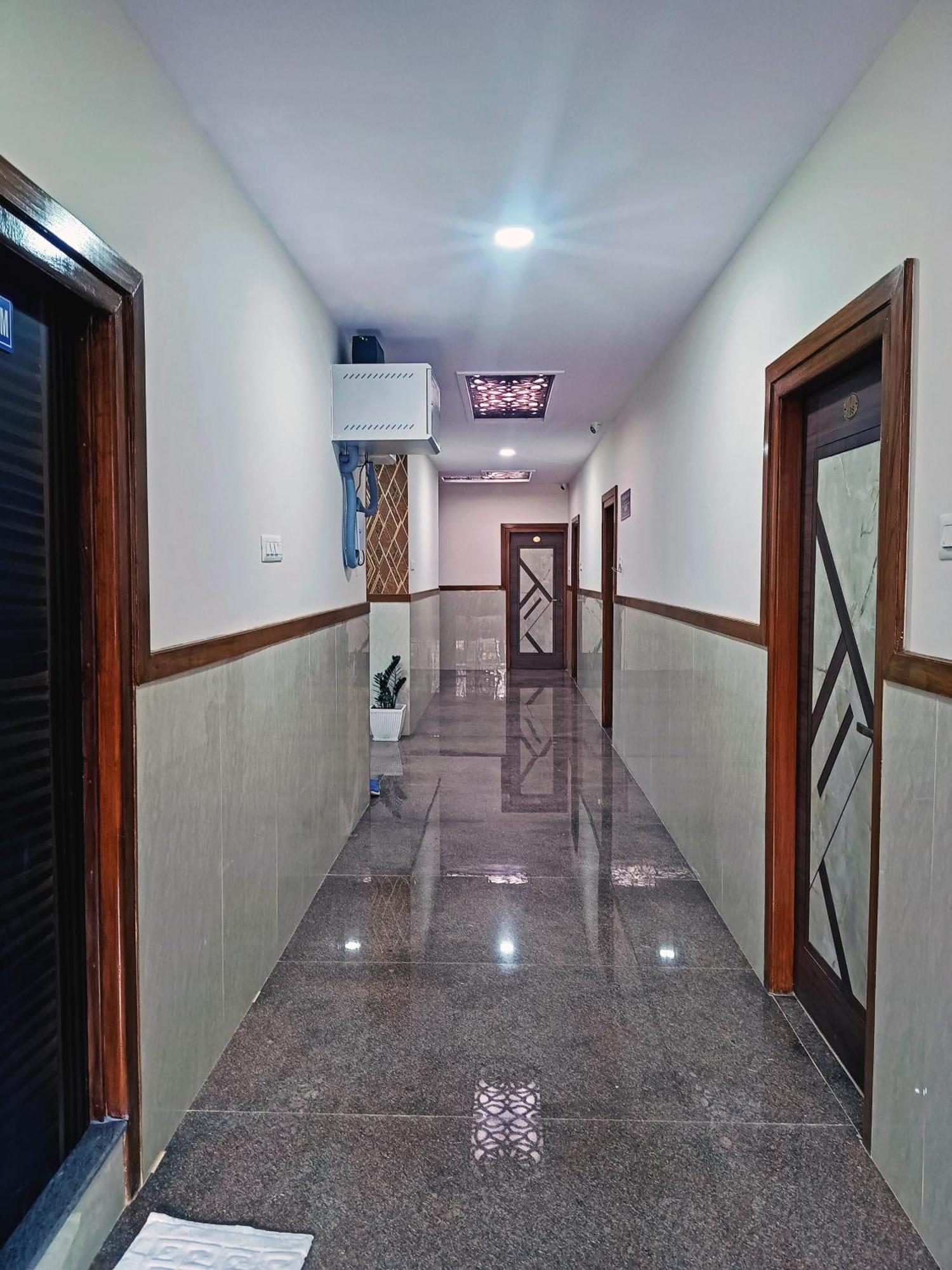 Achhu Palace Hotel Bangalore