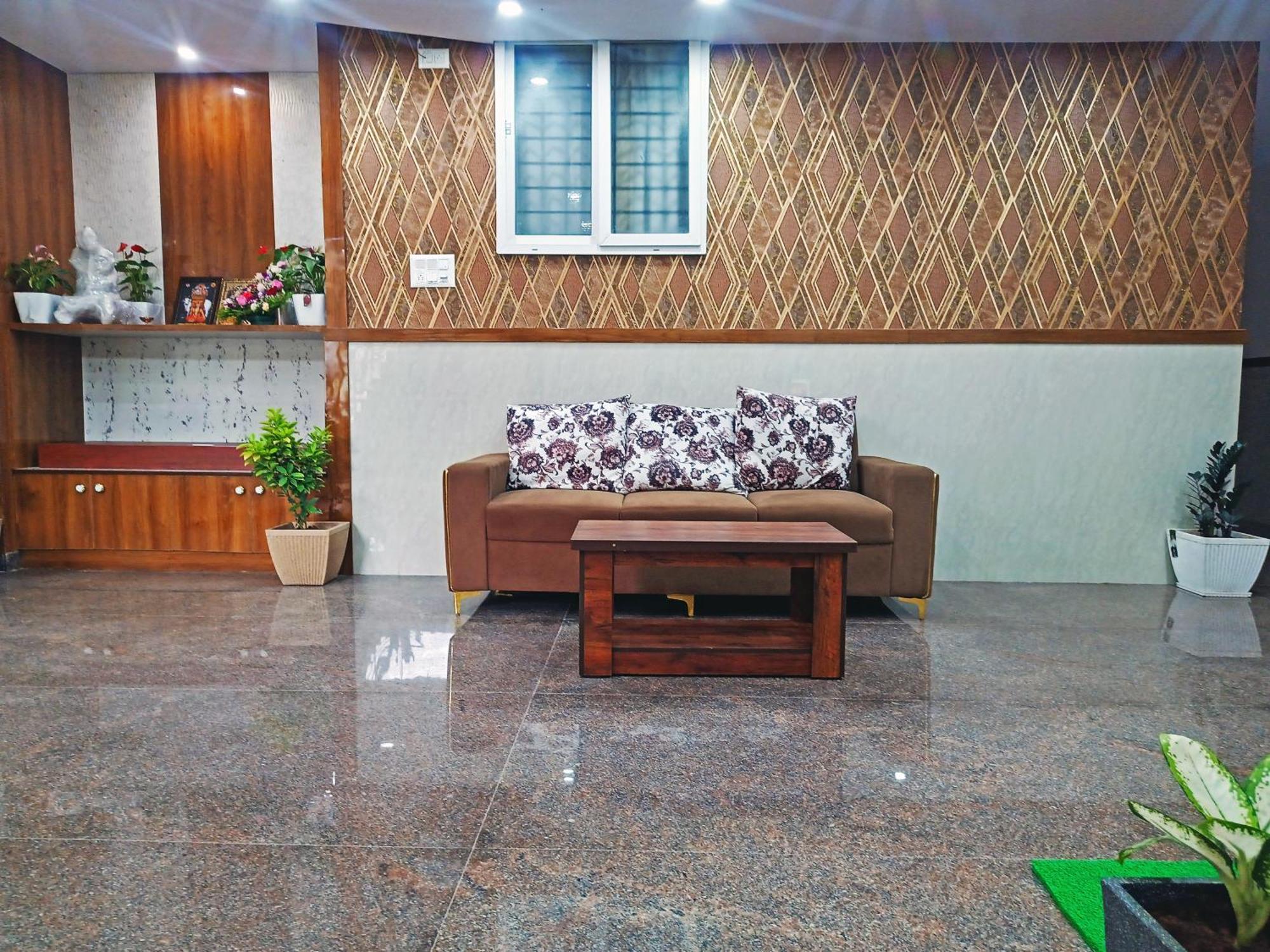 Hotel Achhu Palace Bangalore
