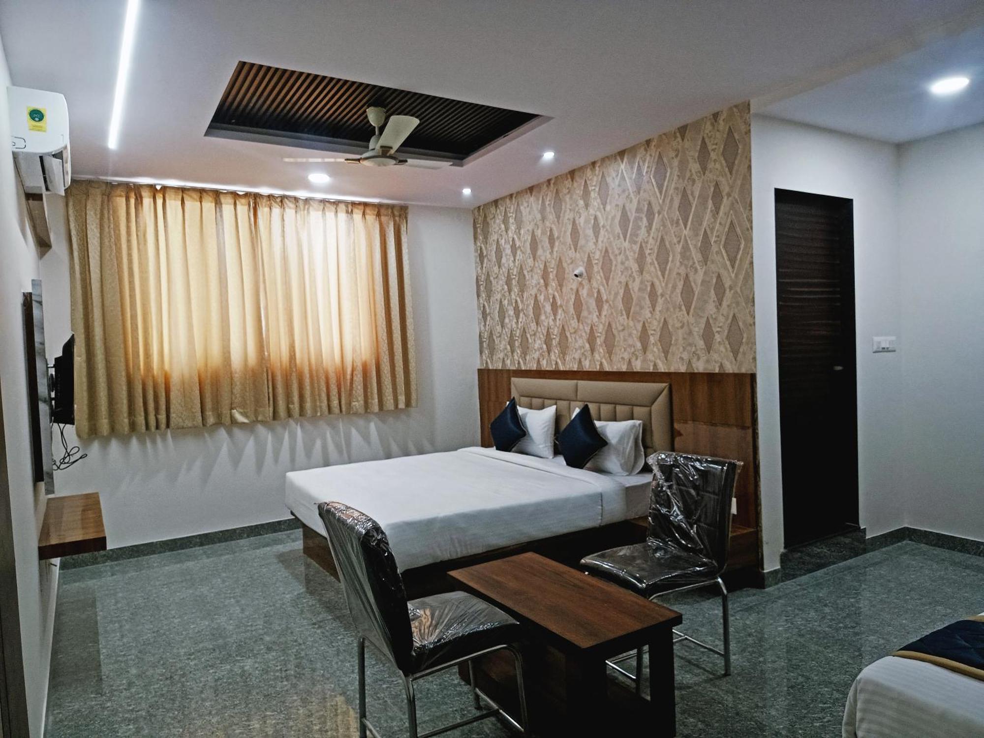 Hotel Achhu Palace Bangalore