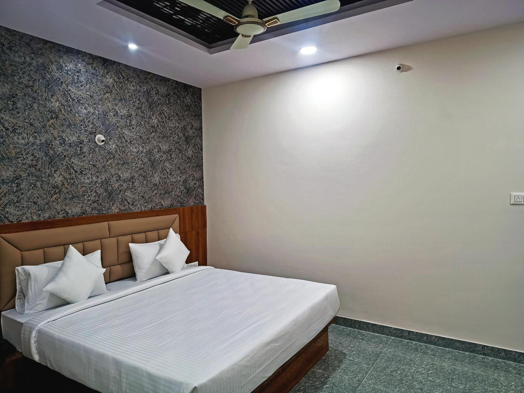 Hotel Achhu Palace 3*