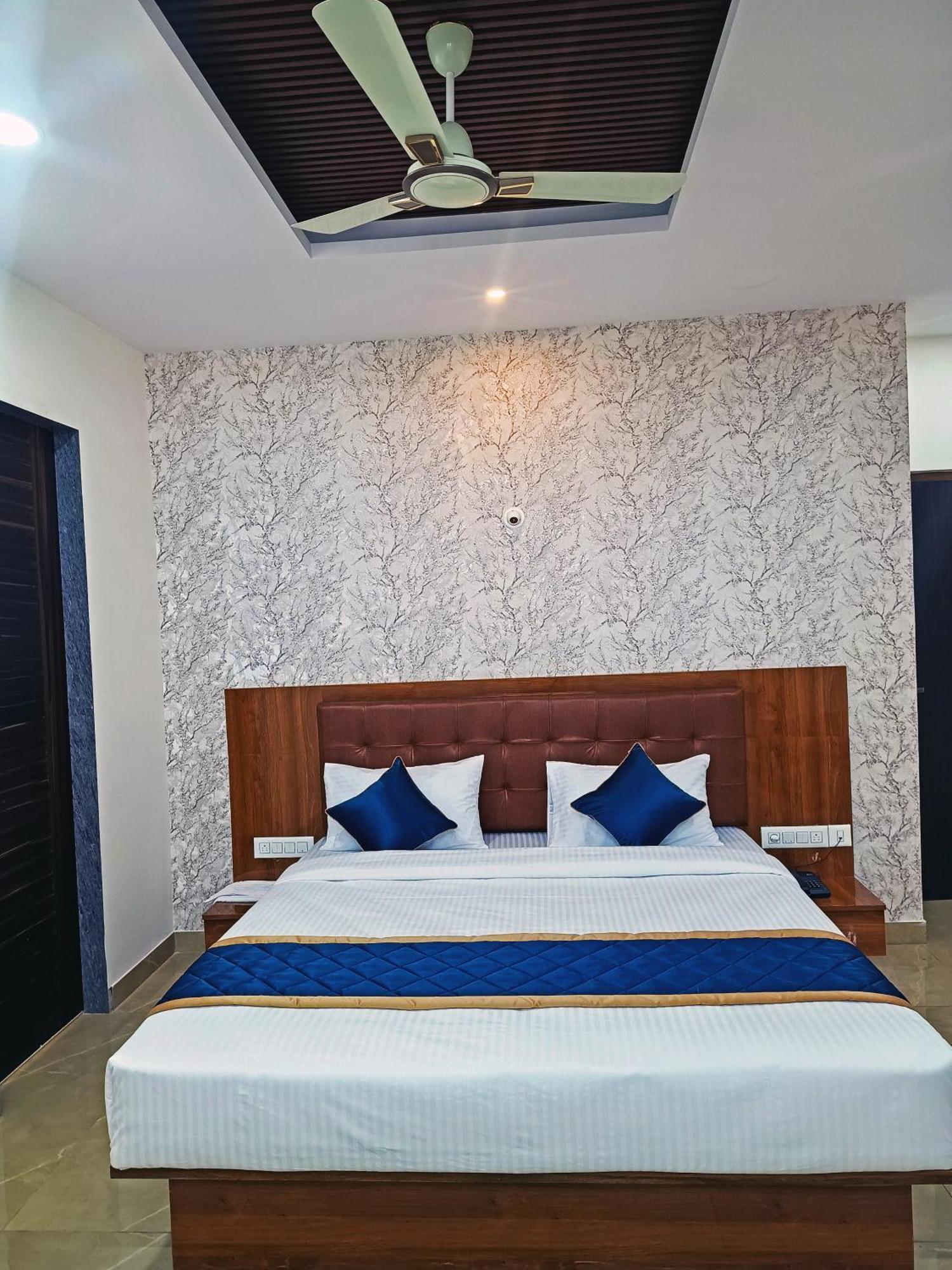 Hotel Achhu Palace 3*