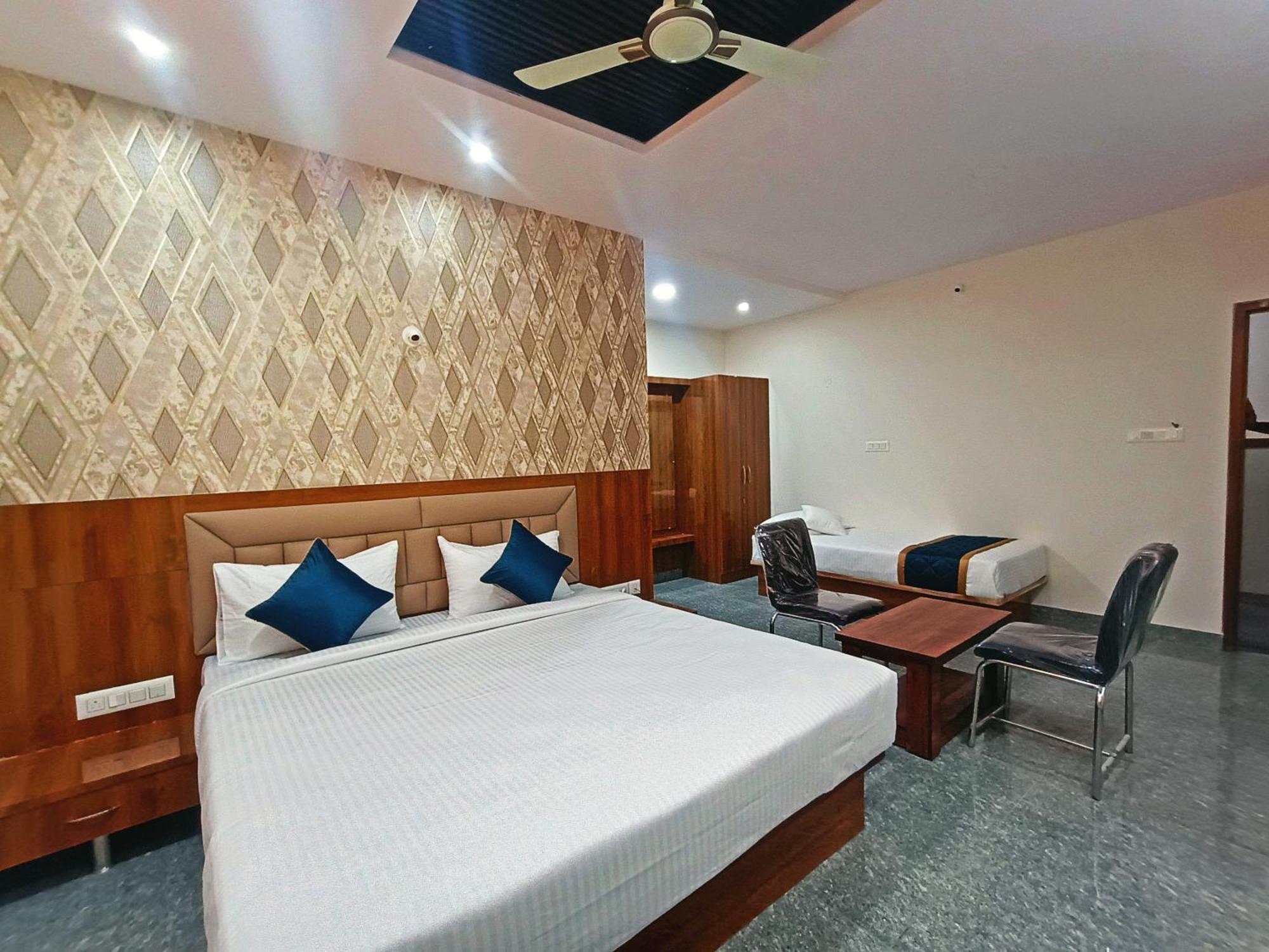 Hotel Achhu Palace Bangalore