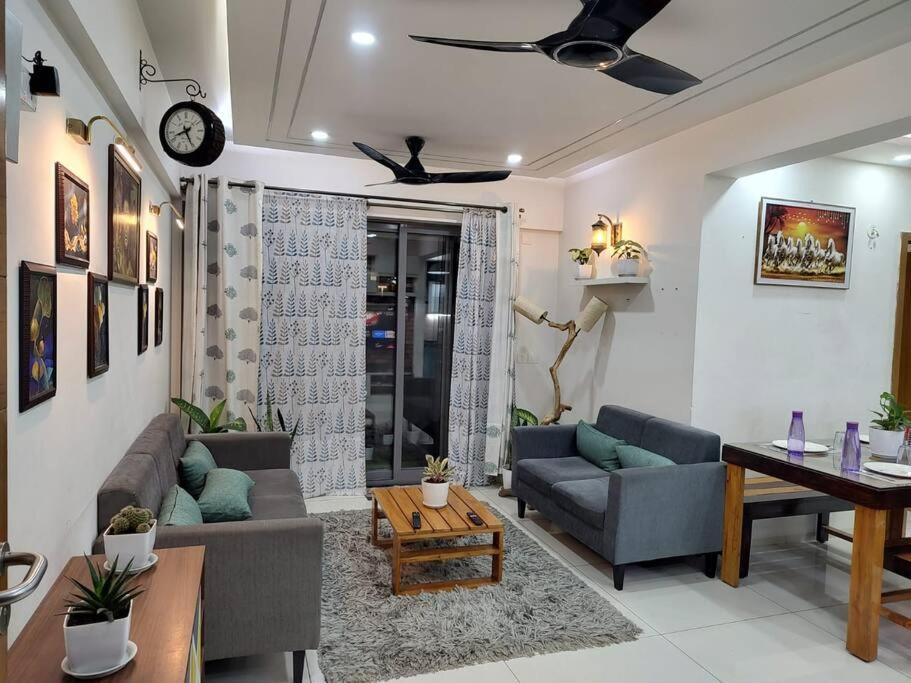 2 Bhk Luxurious Flat In Skyland Hebbal Airport Road * Bangalore